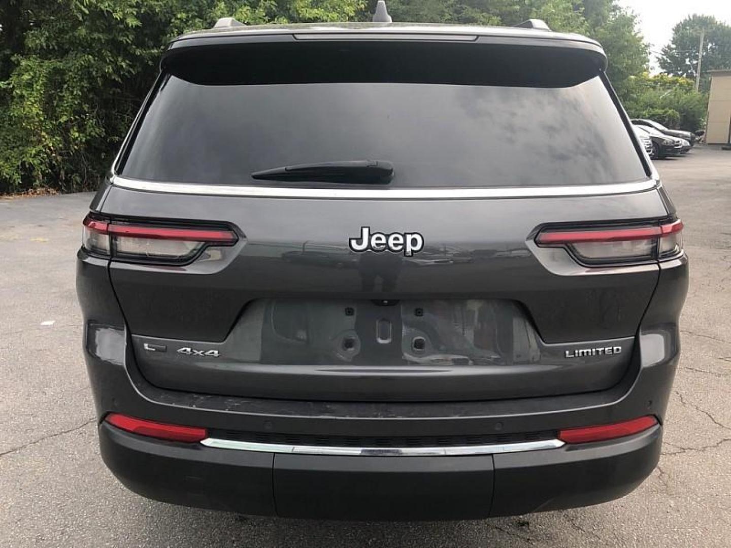 2021 GRAY /BLACK Jeep Grand Cherokee Limited 4WD (1C4RJKBG9M8) with an 3.6L V6 DOHC 24V engine, 8A transmission, located at 3304 Woodville Road, Northwood, OH, 43619, (419) 210-8019, 41.612694, -83.480743 - Your #1 Destination for Auto Loans and mdash;No Matter Your Credit!At our dealership, we believe everyone deserves the opportunity to drive their dream car and mdash;whether you have good credit, bad credit, or no credit at all. With a wide selection of hundreds of cars, trucks, and SUVs, you'll fin - Photo#3