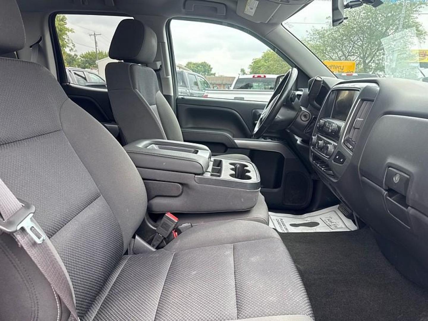 2014 RED /BLACK Chevrolet Silverado 1500 1LT Double Cab 4WD (1GCVKREC7EZ) with an 5.3L V8 OHV 16V engine, 6-Speed Automatic transmission, located at 3304 Woodville Road, Northwood, OH, 43619, (419) 210-8019, 41.612694, -83.480743 - Your #1 Destination for Auto Loans and mdash;No Matter Your Credit!At our dealership, we believe everyone deserves the opportunity to drive their dream car and mdash;whether you have good credit, bad credit, or no credit at all. With a wide selection of hundreds of cars, trucks, and SUVs, you'll fin - Photo#15