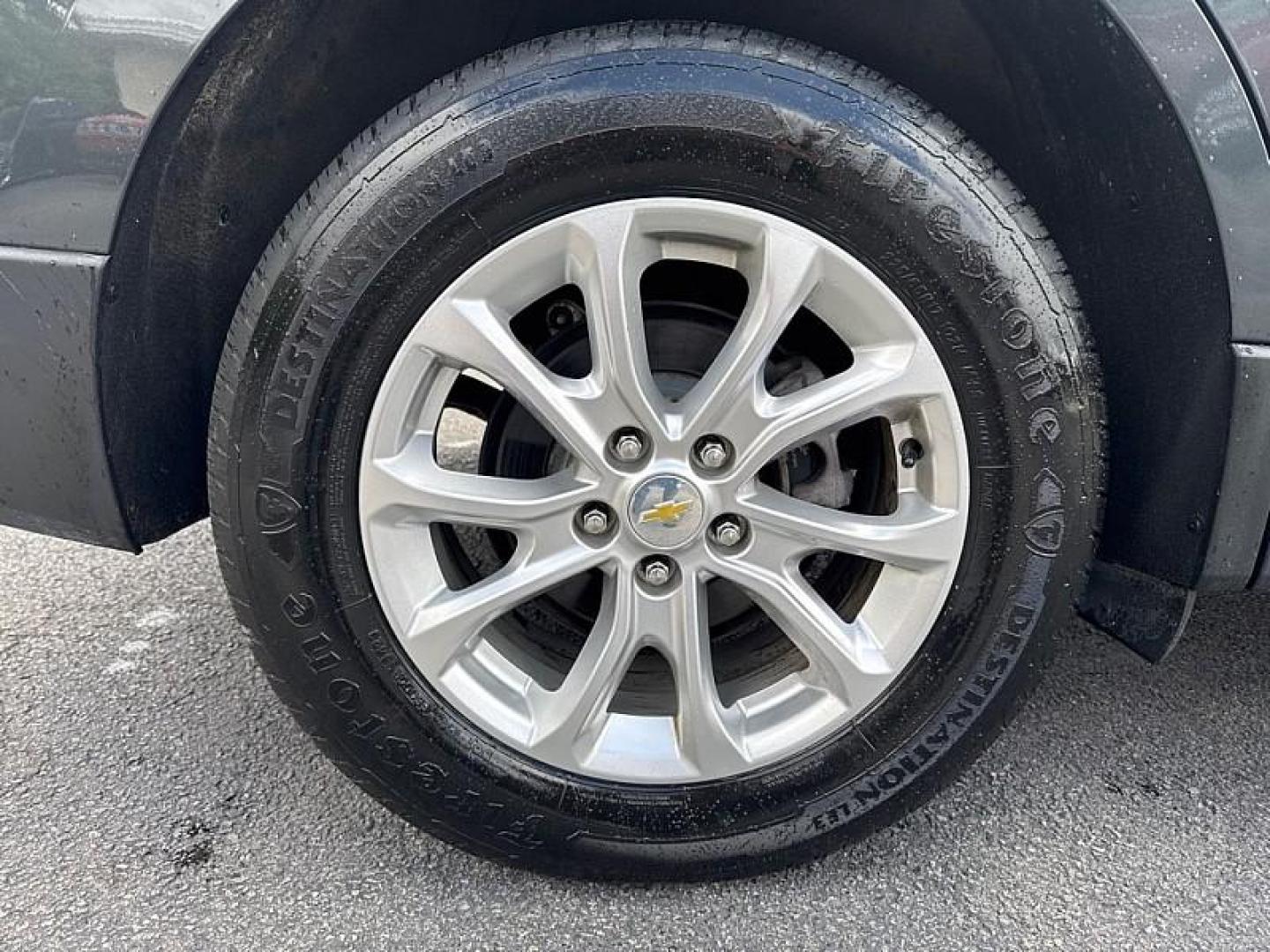 2020 GRAY /GRAY Chevrolet Equinox LS 1.5 AWD (2GNAXSEV7L6) with an 1.5L L4 DIR DOHC 16V TURBO engine, 6A transmission, located at 3304 Woodville Road, Northwood, OH, 43619, (419) 210-8019, 41.612694, -83.480743 - Your #1 Destination for Auto Loans and mdash;No Matter Your Credit!At our dealership, we believe everyone deserves the opportunity to drive their dream car and mdash;whether you have good credit, bad credit, or no credit at all. With a wide selection of hundreds of cars, trucks, and SUVs, you'll fin - Photo#17