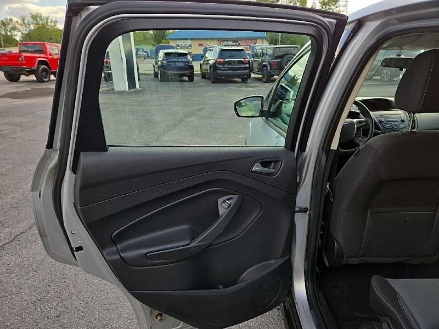 2017 SILVER /GREY Ford C-Max Hybrid SE (1FADP5AU2HL) with an 2.0L L4 DOHC 16V HYBRID engine, CVT transmission, located at 3304 Woodville Road, Northwood, OH, 43619, (419) 210-8019, 41.612694, -83.480743 - Your #1 Destination for Auto Loans and mdash;No Matter Your Credit!At our dealership, we believe everyone deserves the opportunity to drive their dream car and mdash;whether you have good credit, bad credit, or no credit at all. With a wide selection of hundreds of cars, trucks, and SUVs, you'll fin - Photo#10