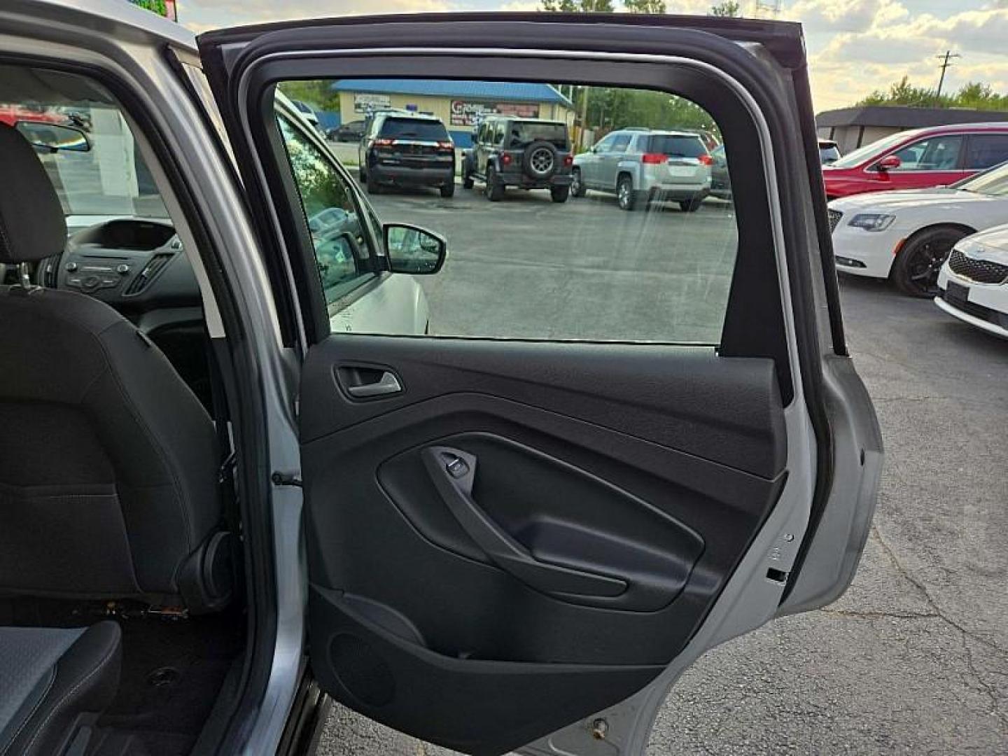 2017 SILVER /GREY Ford C-Max Hybrid SE (1FADP5AU2HL) with an 2.0L L4 DOHC 16V HYBRID engine, CVT transmission, located at 3304 Woodville Road, Northwood, OH, 43619, (419) 210-8019, 41.612694, -83.480743 - Your #1 Destination for Auto Loans and mdash;No Matter Your Credit!At our dealership, we believe everyone deserves the opportunity to drive their dream car and mdash;whether you have good credit, bad credit, or no credit at all. With a wide selection of hundreds of cars, trucks, and SUVs, you'll fin - Photo#13