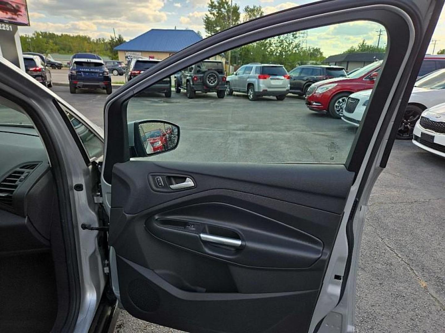 2017 SILVER /GREY Ford C-Max Hybrid SE (1FADP5AU2HL) with an 2.0L L4 DOHC 16V HYBRID engine, CVT transmission, located at 3304 Woodville Road, Northwood, OH, 43619, (419) 210-8019, 41.612694, -83.480743 - Your #1 Destination for Auto Loans and mdash;No Matter Your Credit!At our dealership, we believe everyone deserves the opportunity to drive their dream car and mdash;whether you have good credit, bad credit, or no credit at all. With a wide selection of hundreds of cars, trucks, and SUVs, you'll fin - Photo#15