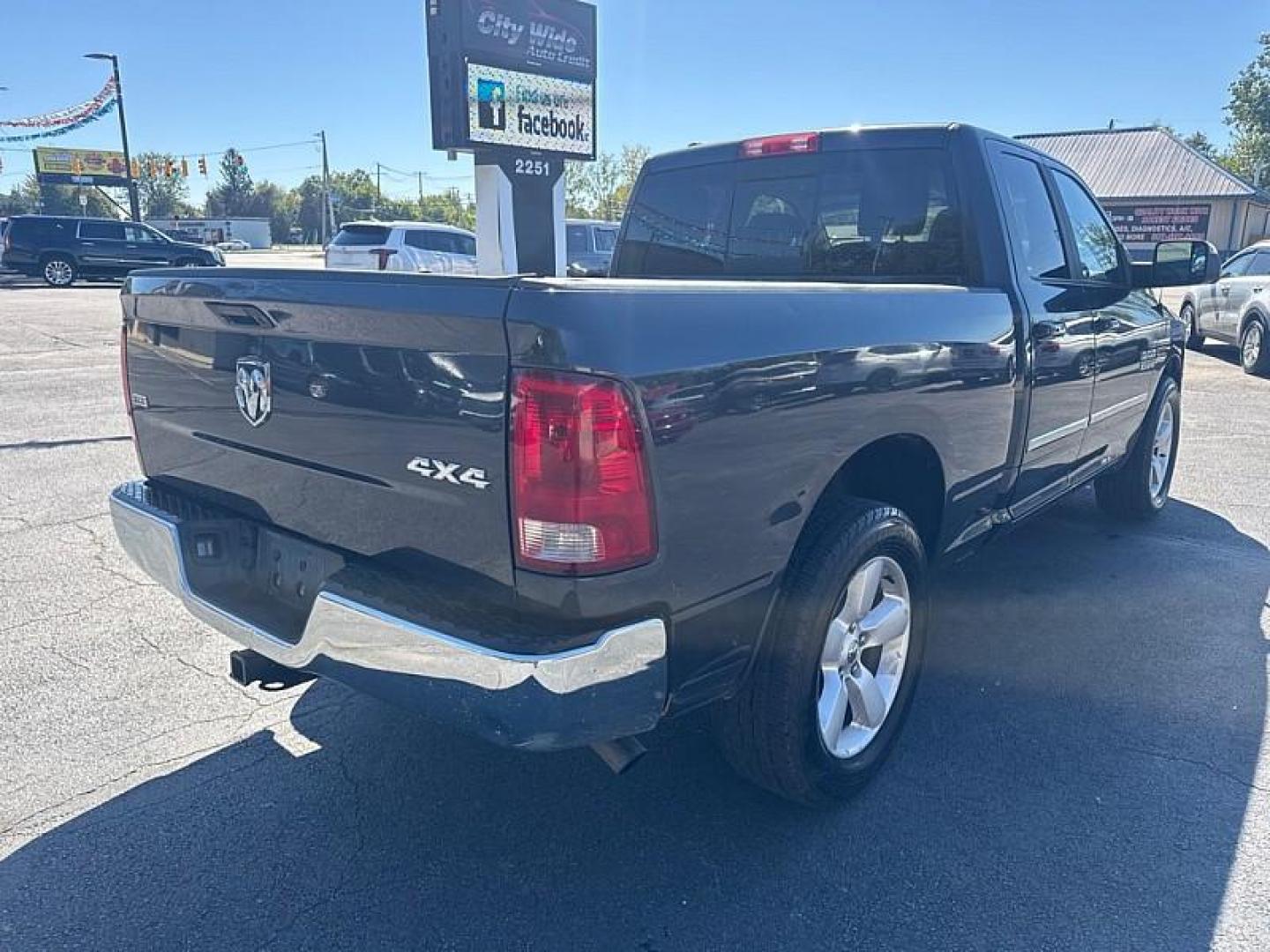 2018 GRAY RAM 1500 SLT Quad Cab 4WD (1C6RR7GM1JS) with an 3.0L V6 DOHC 24V DIESEL engine, 8A transmission, located at 3304 Woodville Road, Northwood, OH, 43619, (419) 210-8019, 41.612694, -83.480743 - Your #1 Destination for Auto Loans and mdash;No Matter Your Credit!At our dealership, we believe everyone deserves the opportunity to drive their dream car and mdash;whether you have good credit, bad credit, or no credit at all. With a wide selection of hundreds of cars, trucks, and SUVs, you'll fin - Photo#4