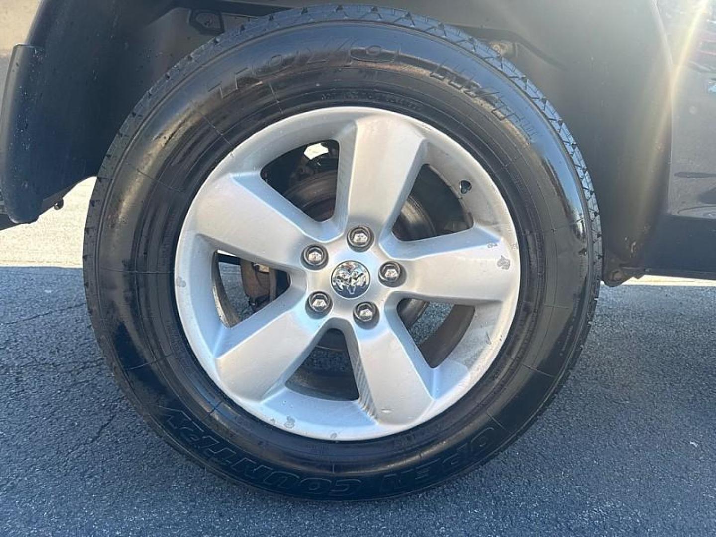 2018 GRAY RAM 1500 SLT Quad Cab 4WD (1C6RR7GM1JS) with an 3.0L V6 DOHC 24V DIESEL engine, 8A transmission, located at 3304 Woodville Road, Northwood, OH, 43619, (419) 210-8019, 41.612694, -83.480743 - Your #1 Destination for Auto Loans and mdash;No Matter Your Credit!At our dealership, we believe everyone deserves the opportunity to drive their dream car and mdash;whether you have good credit, bad credit, or no credit at all. With a wide selection of hundreds of cars, trucks, and SUVs, you'll fin - Photo#16