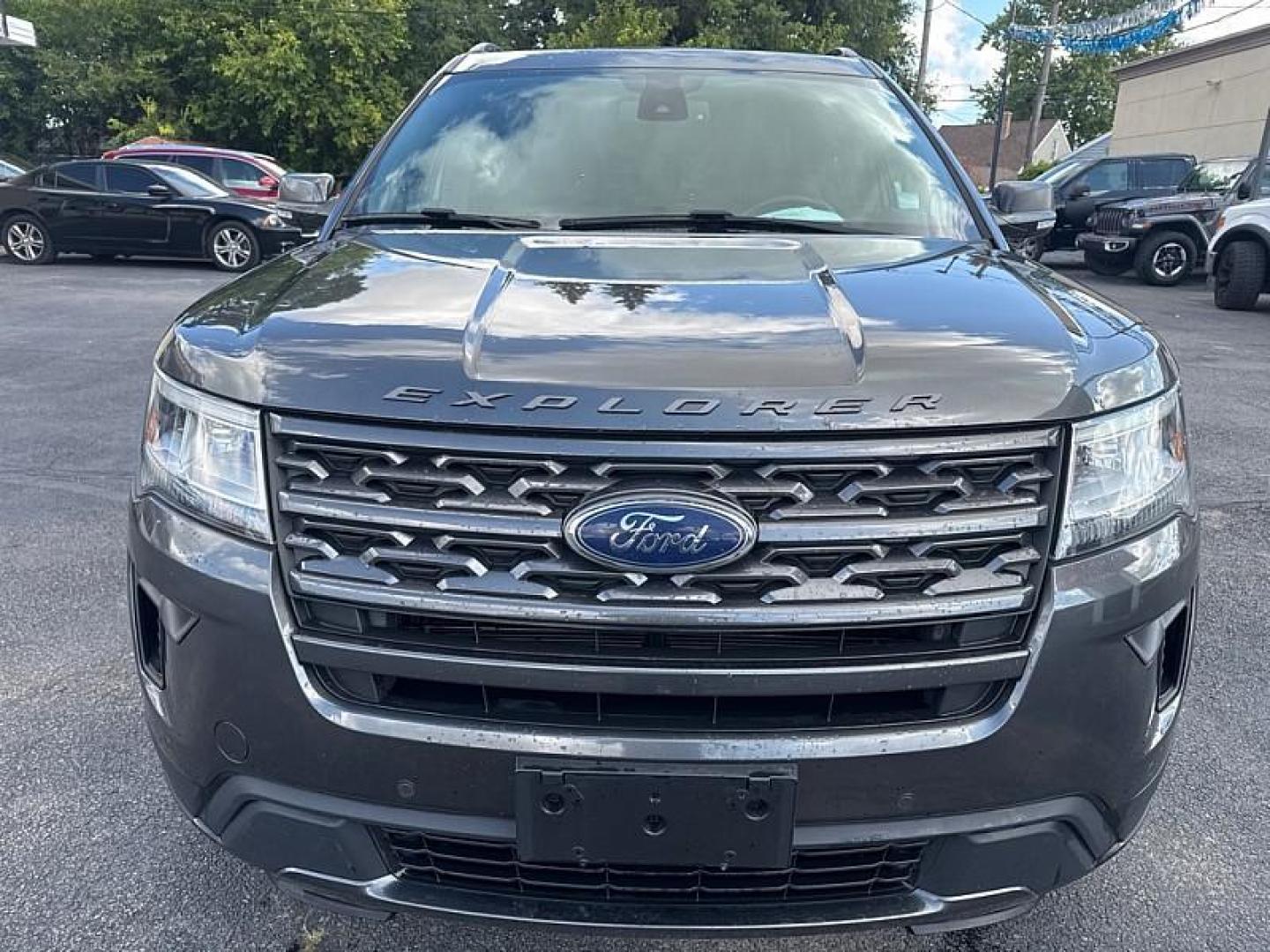 2018 GRAY /BLACK Ford Explorer XLT 4WD (1FM5K8D87JG) with an 3.5L V6 DOHC 24V engine, 6A transmission, located at 3304 Woodville Road, Northwood, OH, 43619, (419) 210-8019, 41.612694, -83.480743 - Photo#7