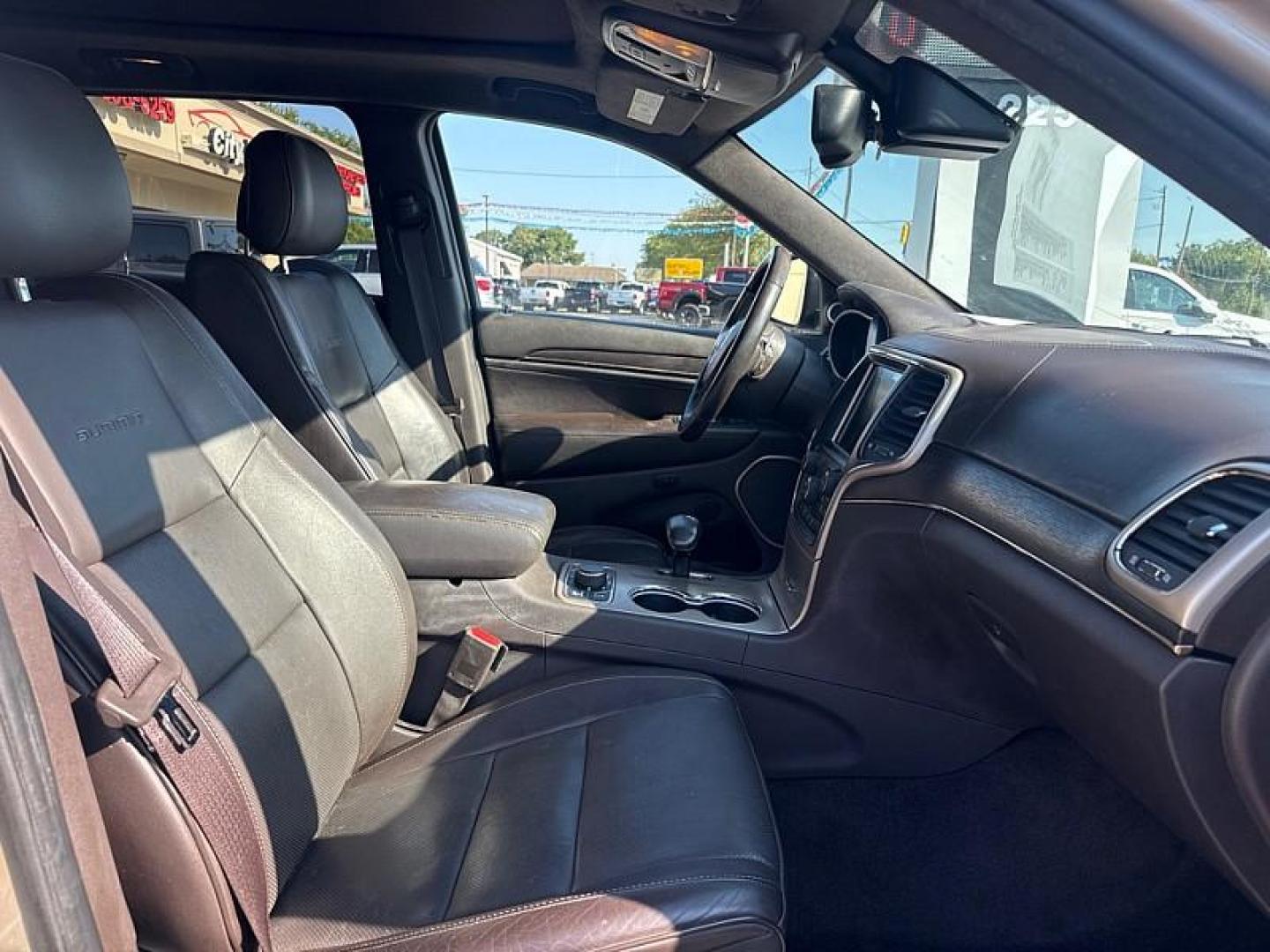 2014 GOLD /BLACK Jeep Grand Cherokee Summit 4WD (1C4RJFJG8EC) with an 3.6L V6 DOHC 24V engine, 5-Speed Automatic transmission, located at 3304 Woodville Road, Northwood, OH, 43619, (419) 210-8019, 41.612694, -83.480743 - Your #1 Destination for Auto Loans and mdash;No Matter Your Credit!At our dealership, we believe everyone deserves the opportunity to drive their dream car and mdash;whether you have good credit, bad credit, or no credit at all. With a wide selection of hundreds of cars, trucks, and SUVs, you'll fin - Photo#16