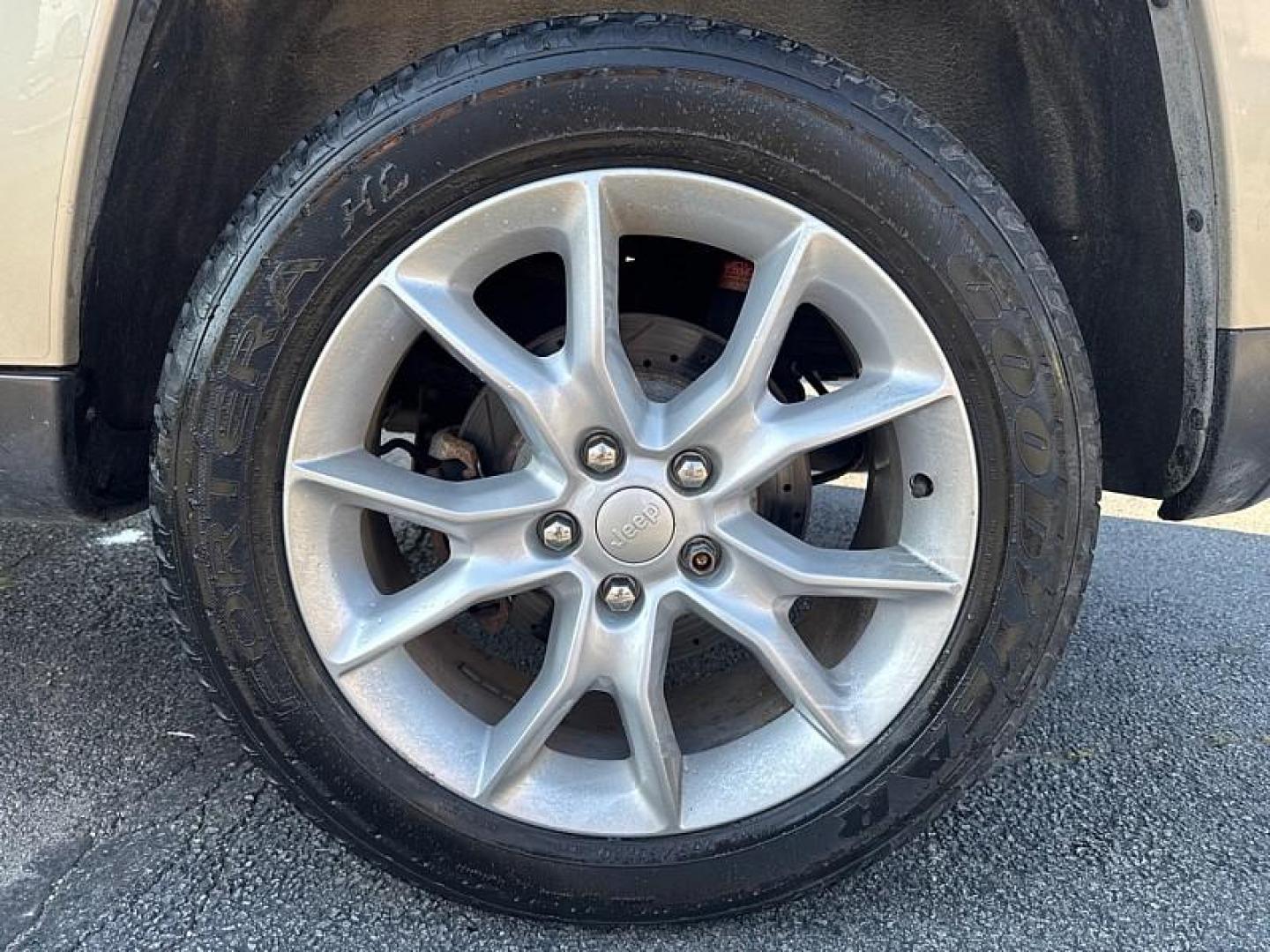 2014 GOLD /BLACK Jeep Grand Cherokee Summit 4WD (1C4RJFJG8EC) with an 3.6L V6 DOHC 24V engine, 5-Speed Automatic transmission, located at 3304 Woodville Road, Northwood, OH, 43619, (419) 210-8019, 41.612694, -83.480743 - Your #1 Destination for Auto Loans and mdash;No Matter Your Credit!At our dealership, we believe everyone deserves the opportunity to drive their dream car and mdash;whether you have good credit, bad credit, or no credit at all. With a wide selection of hundreds of cars, trucks, and SUVs, you'll fin - Photo#17