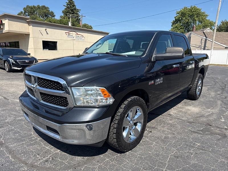 photo of 2016 RAM 1500 SLT Crew Cab SWB 4WD