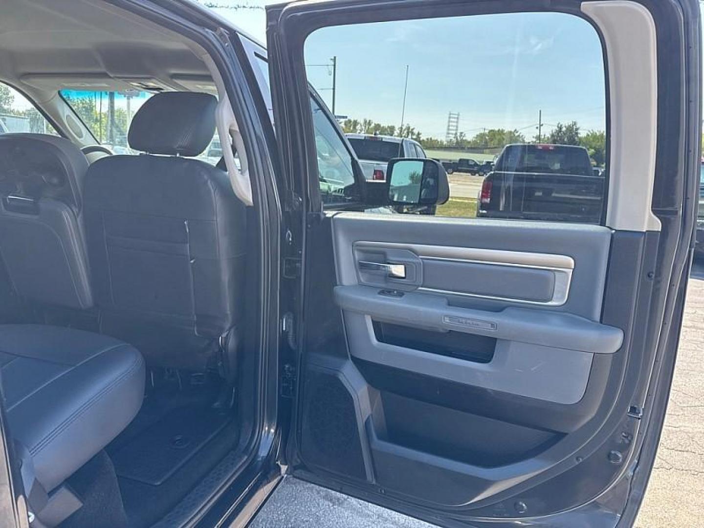 2016 BLACK /BLACK RAM 1500 SLT Crew Cab SWB 4WD (1C6RR7LT5GS) with an 5.7L V8 OHV 16V engine, 6A transmission, located at 3304 Woodville Road, Northwood, OH, 43619, (419) 210-8019, 41.612694, -83.480743 - Your #1 Destination for Auto Loans and mdash;No Matter Your Credit!At our dealership, we believe everyone deserves the opportunity to drive their dream car and mdash;whether you have good credit, bad credit, or no credit at all. With a wide selection of hundreds of cars, trucks, and SUVs, you'll fin - Photo#13