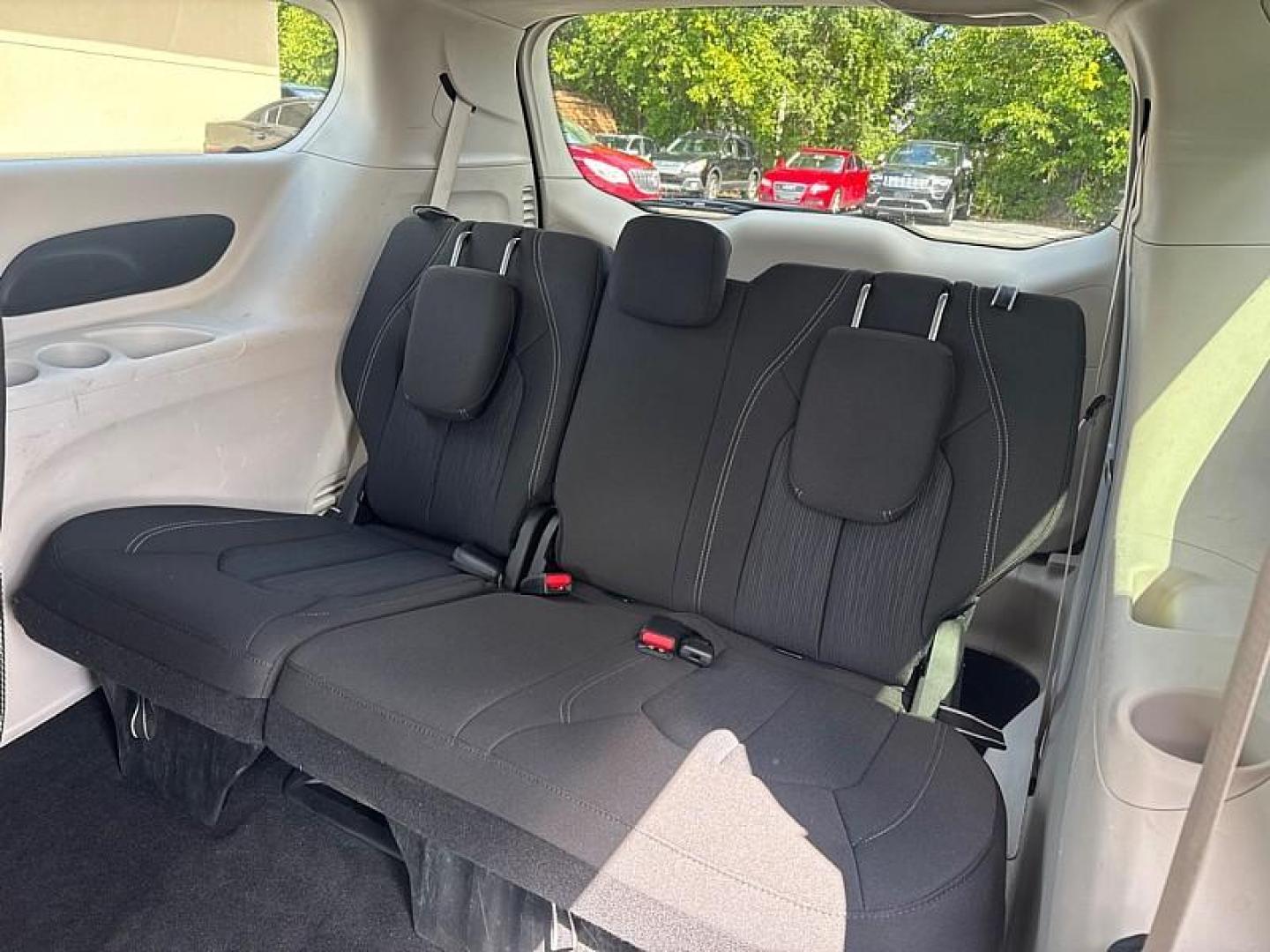 2022 BLACK /BLACK Chrysler Voyager LX (2C4RC1CG2NR) with an 3.6L V6 DOHC 24V engine, 9A transmission, located at 3304 Woodville Road, Northwood, OH, 43619, (419) 210-8019, 41.612694, -83.480743 - Your #1 Destination for Auto Loans and mdash;No Matter Your Credit!At our dealership, we believe everyone deserves the opportunity to drive their dream car and mdash;whether you have good credit, bad credit, or no credit at all. With a wide selection of hundreds of cars, trucks, and SUVs, you'll fin - Photo#11