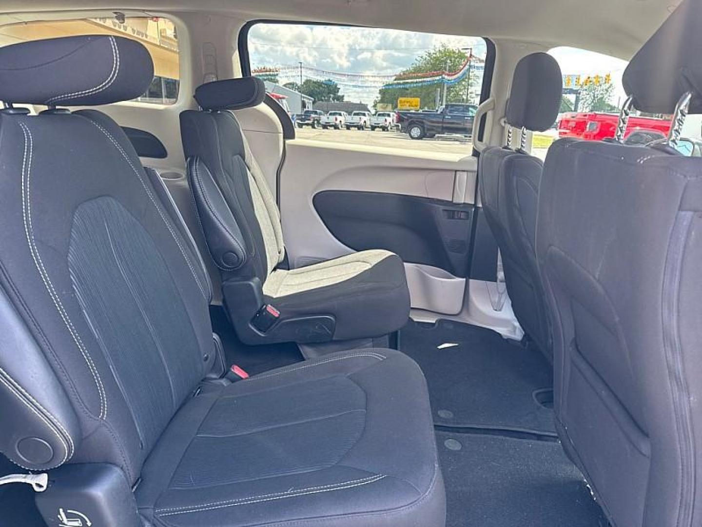 2022 BLACK /BLACK Chrysler Voyager LX (2C4RC1CG2NR) with an 3.6L V6 DOHC 24V engine, 9A transmission, located at 3304 Woodville Road, Northwood, OH, 43619, (419) 210-8019, 41.612694, -83.480743 - Your #1 Destination for Auto Loans and mdash;No Matter Your Credit!At our dealership, we believe everyone deserves the opportunity to drive their dream car and mdash;whether you have good credit, bad credit, or no credit at all. With a wide selection of hundreds of cars, trucks, and SUVs, you'll fin - Photo#13