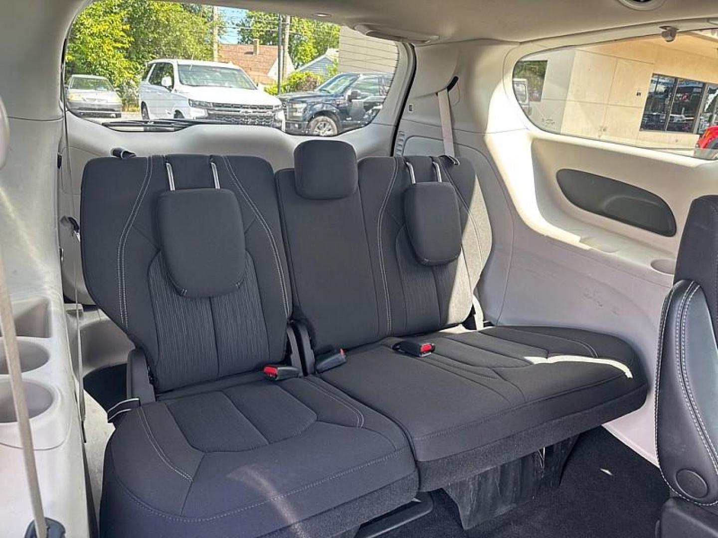 2022 BLACK /BLACK Chrysler Voyager LX (2C4RC1CG2NR) with an 3.6L V6 DOHC 24V engine, 9A transmission, located at 3304 Woodville Road, Northwood, OH, 43619, (419) 210-8019, 41.612694, -83.480743 - Your #1 Destination for Auto Loans and mdash;No Matter Your Credit!At our dealership, we believe everyone deserves the opportunity to drive their dream car and mdash;whether you have good credit, bad credit, or no credit at all. With a wide selection of hundreds of cars, trucks, and SUVs, you'll fin - Photo#14