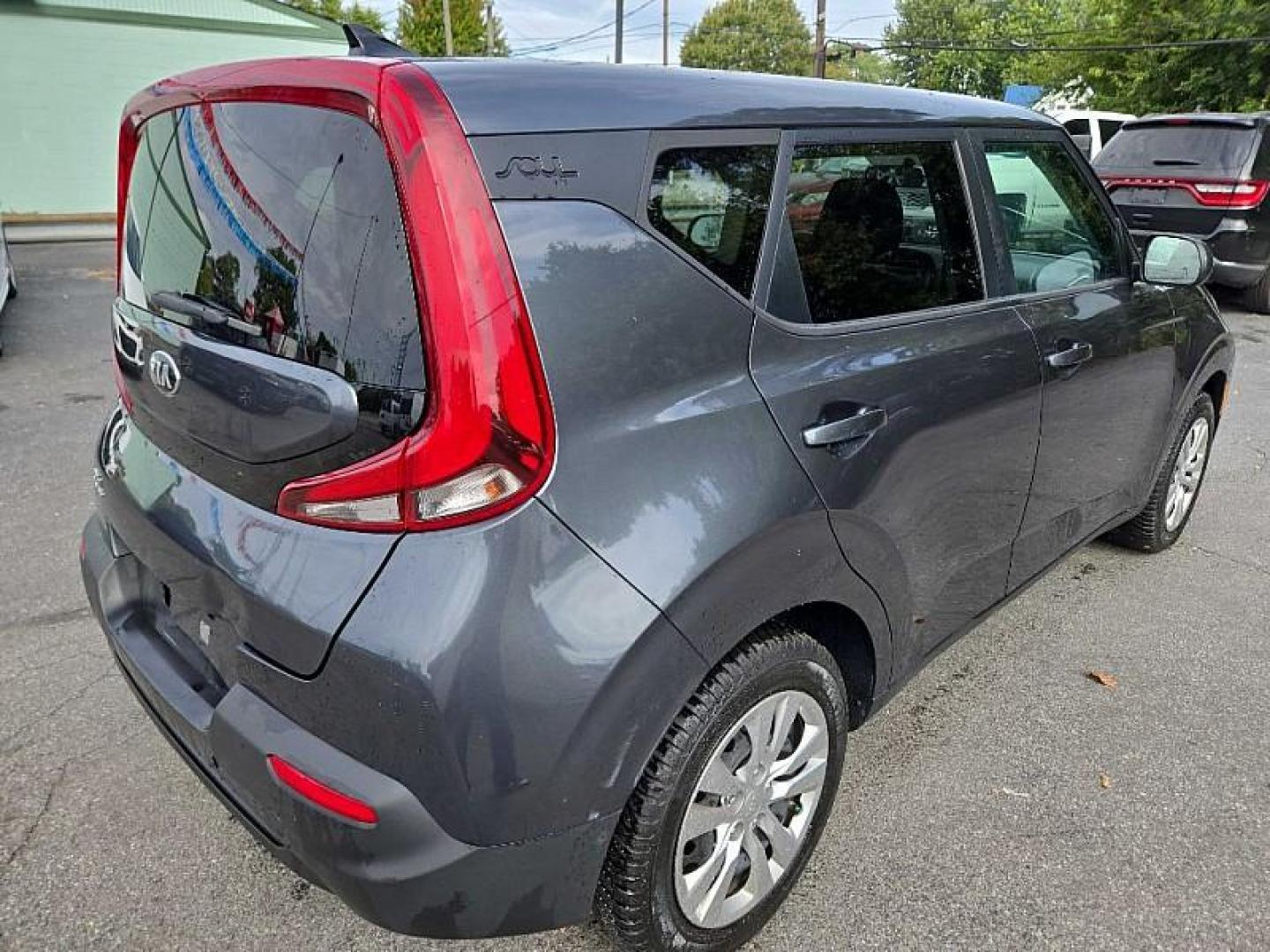 2021 GRAY /BLACK Kia Soul LX CVT (KNDJ23AU4M7) with an 2.0L L4 DOHC 16V engine, CVT transmission, located at 3304 Woodville Road, Northwood, OH, 43619, (419) 210-8019, 41.612694, -83.480743 - Your #1 Destination for Auto Loans and mdash;No Matter Your Credit!At our dealership, we believe everyone deserves the opportunity to drive their dream car and mdash;whether you have good credit, bad credit, or no credit at all. With a wide selection of hundreds of cars, trucks, and SUVs, you'll fin - Photo#4