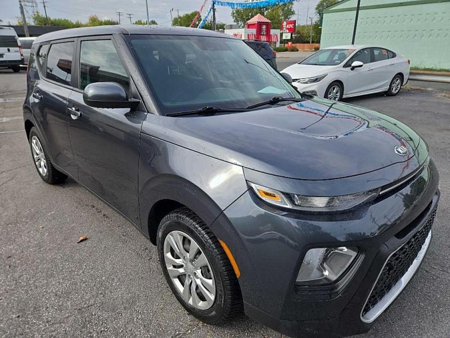 2021 GRAY /BLACK Kia Soul LX CVT (KNDJ23AU4M7) with an 2.0L L4 DOHC 16V engine, CVT transmission, located at 3304 Woodville Road, Northwood, OH, 43619, (419) 210-8019, 41.612694, -83.480743 - Your #1 Destination for Auto Loans and mdash;No Matter Your Credit!At our dealership, we believe everyone deserves the opportunity to drive their dream car and mdash;whether you have good credit, bad credit, or no credit at all. With a wide selection of hundreds of cars, trucks, and SUVs, you'll fin - Photo#6