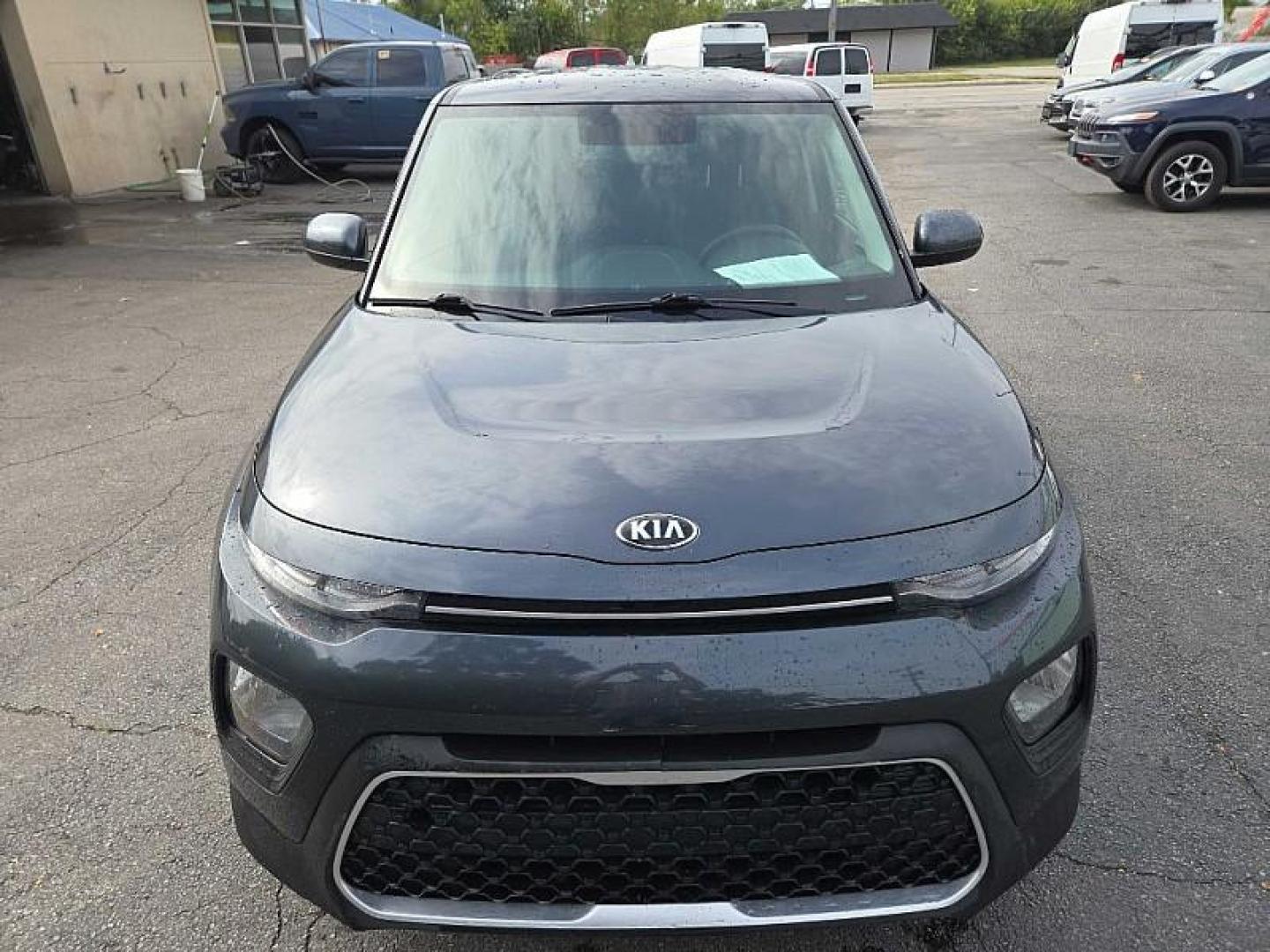 2021 GRAY /BLACK Kia Soul LX CVT (KNDJ23AU4M7) with an 2.0L L4 DOHC 16V engine, CVT transmission, located at 3304 Woodville Road, Northwood, OH, 43619, (419) 210-8019, 41.612694, -83.480743 - Your #1 Destination for Auto Loans and mdash;No Matter Your Credit!At our dealership, we believe everyone deserves the opportunity to drive their dream car and mdash;whether you have good credit, bad credit, or no credit at all. With a wide selection of hundreds of cars, trucks, and SUVs, you'll fin - Photo#7