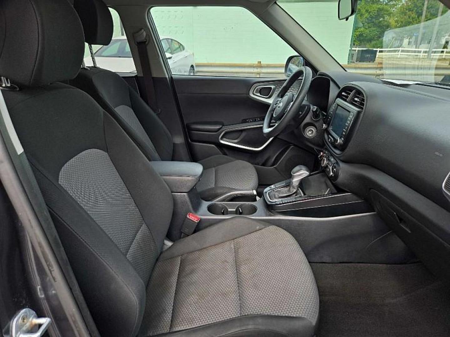 2021 GRAY /BLACK Kia Soul LX CVT (KNDJ23AU4M7) with an 2.0L L4 DOHC 16V engine, CVT transmission, located at 3304 Woodville Road, Northwood, OH, 43619, (419) 210-8019, 41.612694, -83.480743 - Your #1 Destination for Auto Loans and mdash;No Matter Your Credit!At our dealership, we believe everyone deserves the opportunity to drive their dream car and mdash;whether you have good credit, bad credit, or no credit at all. With a wide selection of hundreds of cars, trucks, and SUVs, you'll fin - Photo#16