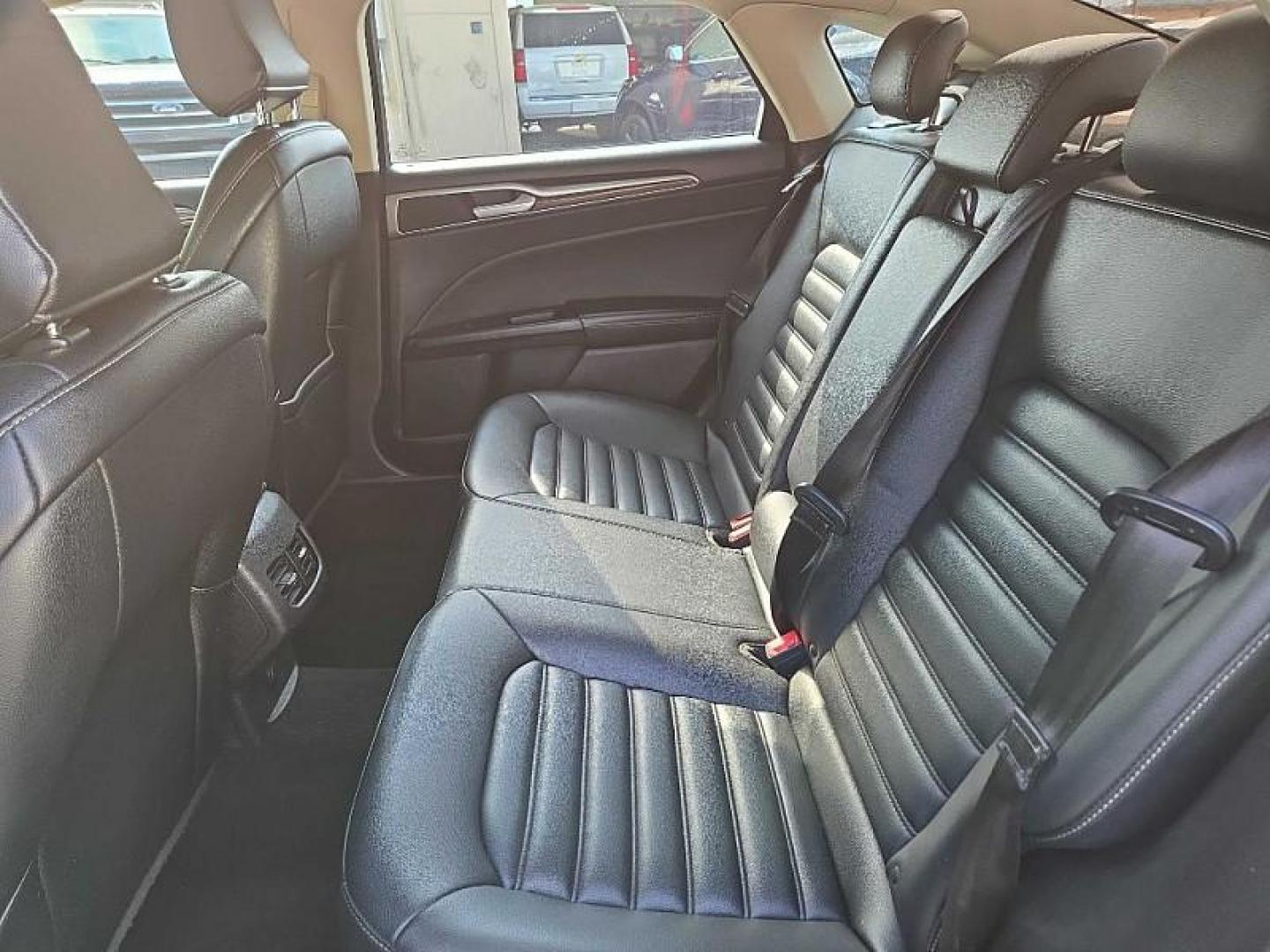 2020 GRAY /BLACK Ford Fusion SEL (3FA6P0CD9LR) with an 1.5L L4 DOHC 16V engine, 6A transmission, located at 3304 Woodville Road, Northwood, OH, 43619, (419) 210-8019, 41.612694, -83.480743 - Your #1 Destination for Auto Loans and mdash;No Matter Your Credit!At our dealership, we believe everyone deserves the opportunity to drive their dream car and mdash;whether you have good credit, bad credit, or no credit at all. With a wide selection of hundreds of cars, trucks, and SUVs, you'll fin - Photo#11