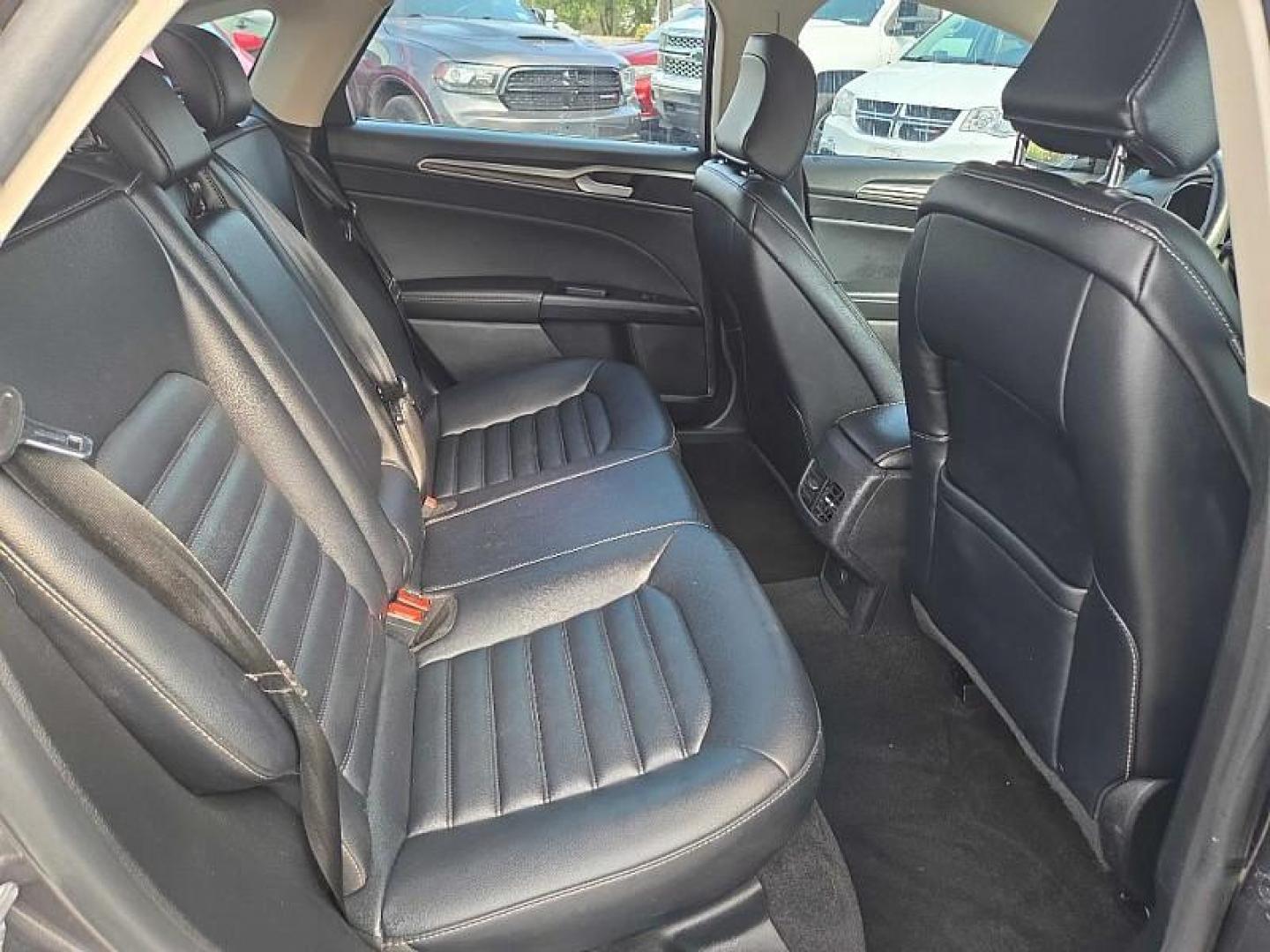 2020 GRAY /BLACK Ford Fusion SEL (3FA6P0CD9LR) with an 1.5L L4 DOHC 16V engine, 6A transmission, located at 3304 Woodville Road, Northwood, OH, 43619, (419) 210-8019, 41.612694, -83.480743 - Your #1 Destination for Auto Loans and mdash;No Matter Your Credit!At our dealership, we believe everyone deserves the opportunity to drive their dream car and mdash;whether you have good credit, bad credit, or no credit at all. With a wide selection of hundreds of cars, trucks, and SUVs, you'll fin - Photo#14