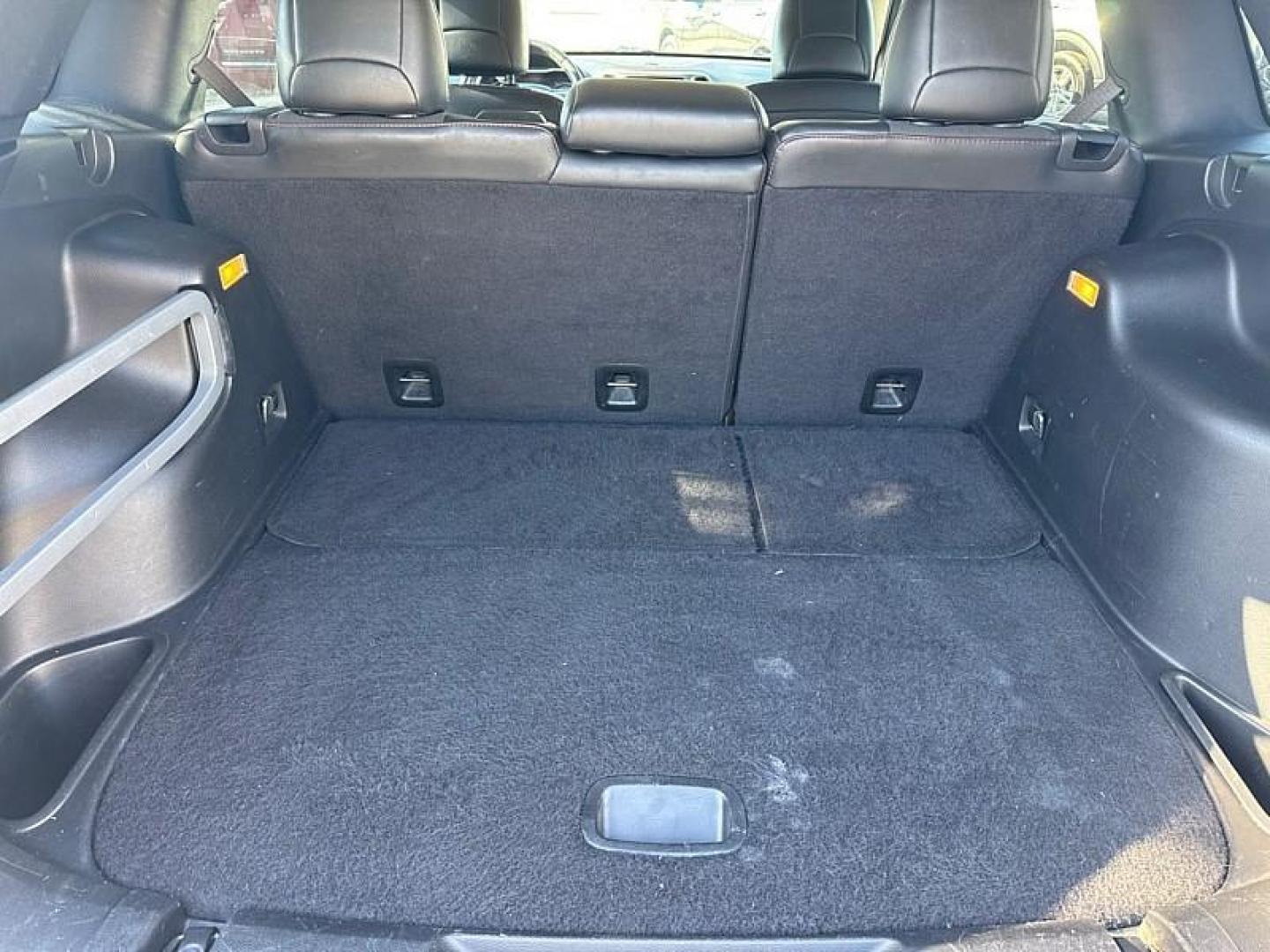 2015 BLUE /BLACK Jeep Cherokee Trailhawk 4WD (1C4PJMBB5FW) with an 2.4L L4 DOHC 16V engine, 9-Speed Automatic transmission, located at 3304 Woodville Road, Northwood, OH, 43619, (419) 210-8019, 41.612694, -83.480743 - Your #1 Destination for Auto Loans and mdash;No Matter Your Credit!At our dealership, we believe everyone deserves the opportunity to drive their dream car and mdash;whether you have good credit, bad credit, or no credit at all. With a wide selection of hundreds of cars, trucks, and SUVs, you'll fin - Photo#12