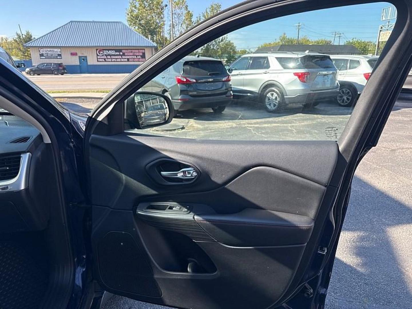 2015 BLUE /BLACK Jeep Cherokee Trailhawk 4WD (1C4PJMBB5FW) with an 2.4L L4 DOHC 16V engine, 9-Speed Automatic transmission, located at 3304 Woodville Road, Northwood, OH, 43619, (419) 210-8019, 41.612694, -83.480743 - Your #1 Destination for Auto Loans and mdash;No Matter Your Credit!At our dealership, we believe everyone deserves the opportunity to drive their dream car and mdash;whether you have good credit, bad credit, or no credit at all. With a wide selection of hundreds of cars, trucks, and SUVs, you'll fin - Photo#15