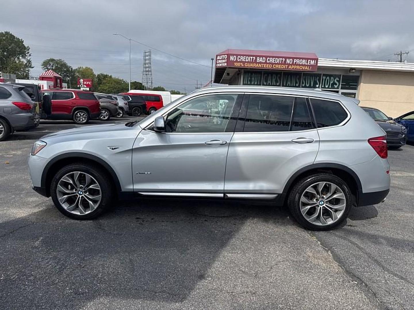 2017 SILVER /BLACK BMW X3 xDrive28i (5UXWX9C38H0) with an 2.0L L4 DOHC 16V engine, 8A transmission, located at 3304 Woodville Road, Northwood, OH, 43619, (419) 210-8019, 41.612694, -83.480743 - Your #1 Destination for Auto Loans and mdash;No Matter Your Credit!At our dealership, we believe everyone deserves the opportunity to drive their dream car and mdash;whether you have good credit, bad credit, or no credit at all. With a wide selection of hundreds of cars, trucks, and SUVs, you'll fin - Photo#1