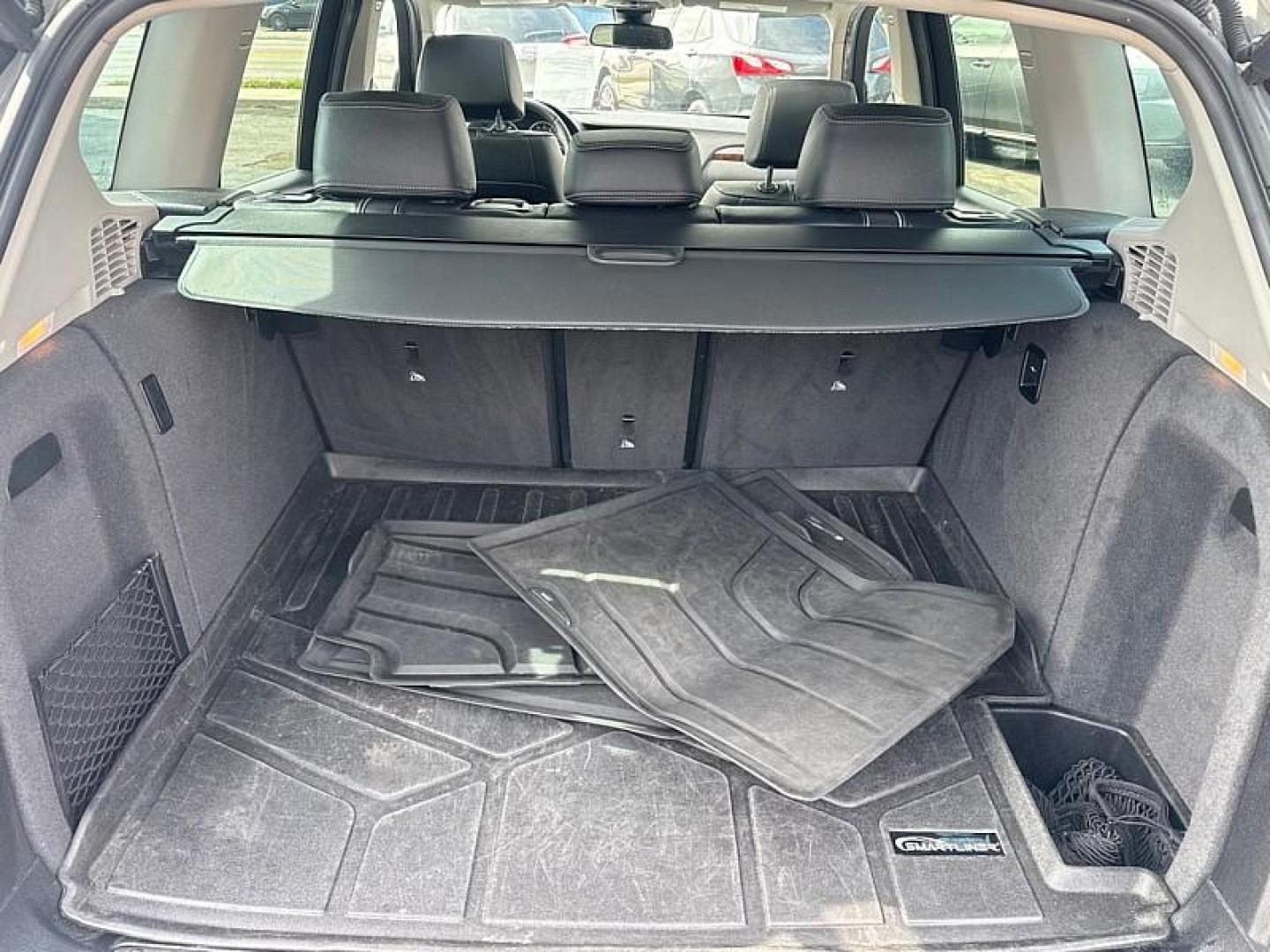 2017 SILVER /BLACK BMW X3 xDrive28i (5UXWX9C38H0) with an 2.0L L4 DOHC 16V engine, 8A transmission, located at 3304 Woodville Road, Northwood, OH, 43619, (419) 210-8019, 41.612694, -83.480743 - Your #1 Destination for Auto Loans and mdash;No Matter Your Credit!At our dealership, we believe everyone deserves the opportunity to drive their dream car and mdash;whether you have good credit, bad credit, or no credit at all. With a wide selection of hundreds of cars, trucks, and SUVs, you'll fin - Photo#12