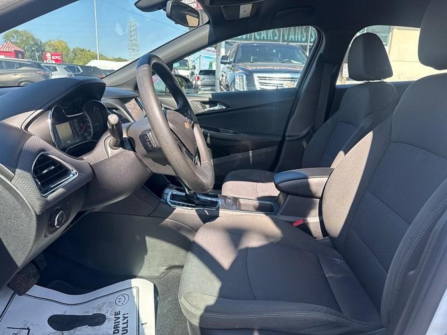 2018 WHITE /BLACK Chevrolet Cruze LT Auto (1G1BE5SM8J7) with an 1.4L L4 DOHC 16V TURBO engine, 6A transmission, located at 3304 Woodville Road, Northwood, OH, 43619, (419) 210-8019, 41.612694, -83.480743 - Photo#9