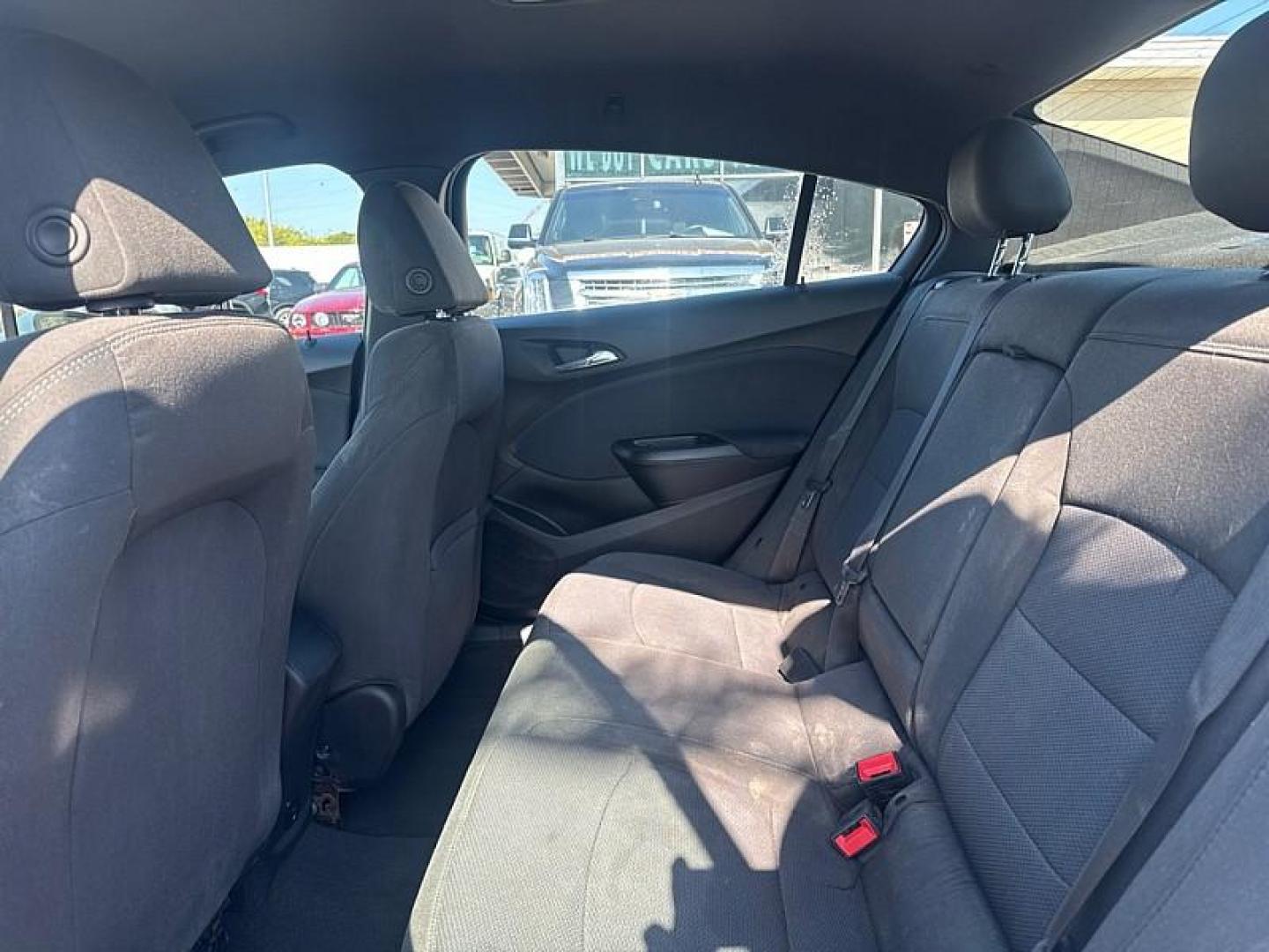 2018 WHITE /BLACK Chevrolet Cruze LT Auto (1G1BE5SM8J7) with an 1.4L L4 DOHC 16V TURBO engine, 6A transmission, located at 3304 Woodville Road, Northwood, OH, 43619, (419) 210-8019, 41.612694, -83.480743 - Photo#11