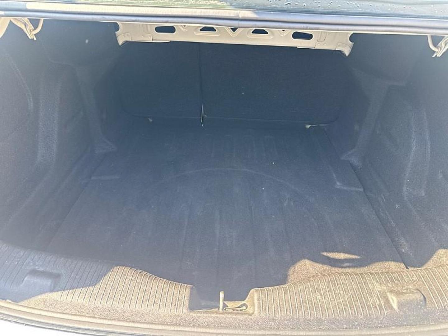 2018 WHITE /BLACK Chevrolet Cruze LT Auto (1G1BE5SM8J7) with an 1.4L L4 DOHC 16V TURBO engine, 6A transmission, located at 3304 Woodville Road, Northwood, OH, 43619, (419) 210-8019, 41.612694, -83.480743 - Photo#12