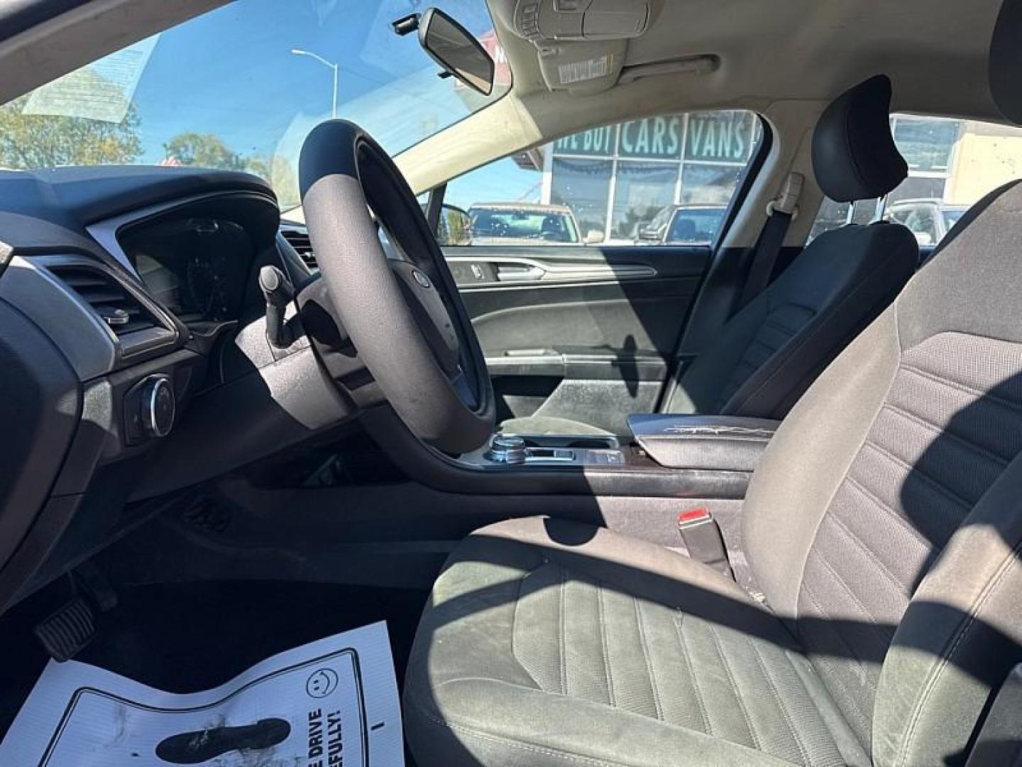 2018 BLACK /BLACK Ford Fusion SE (3FA6P0H75JR) with an 2.5L L4 DOHC 16V engine, 6A transmission, located at 3304 Woodville Road, Northwood, OH, 43619, (419) 210-8019, 41.612694, -83.480743 - Your #1 Destination for Auto Loans and mdash;No Matter Your Credit!At our dealership, we believe everyone deserves the opportunity to drive their dream car and mdash;whether you have good credit, bad credit, or no credit at all. With a wide selection of hundreds of cars, trucks, and SUVs, you'll fin - Photo#9