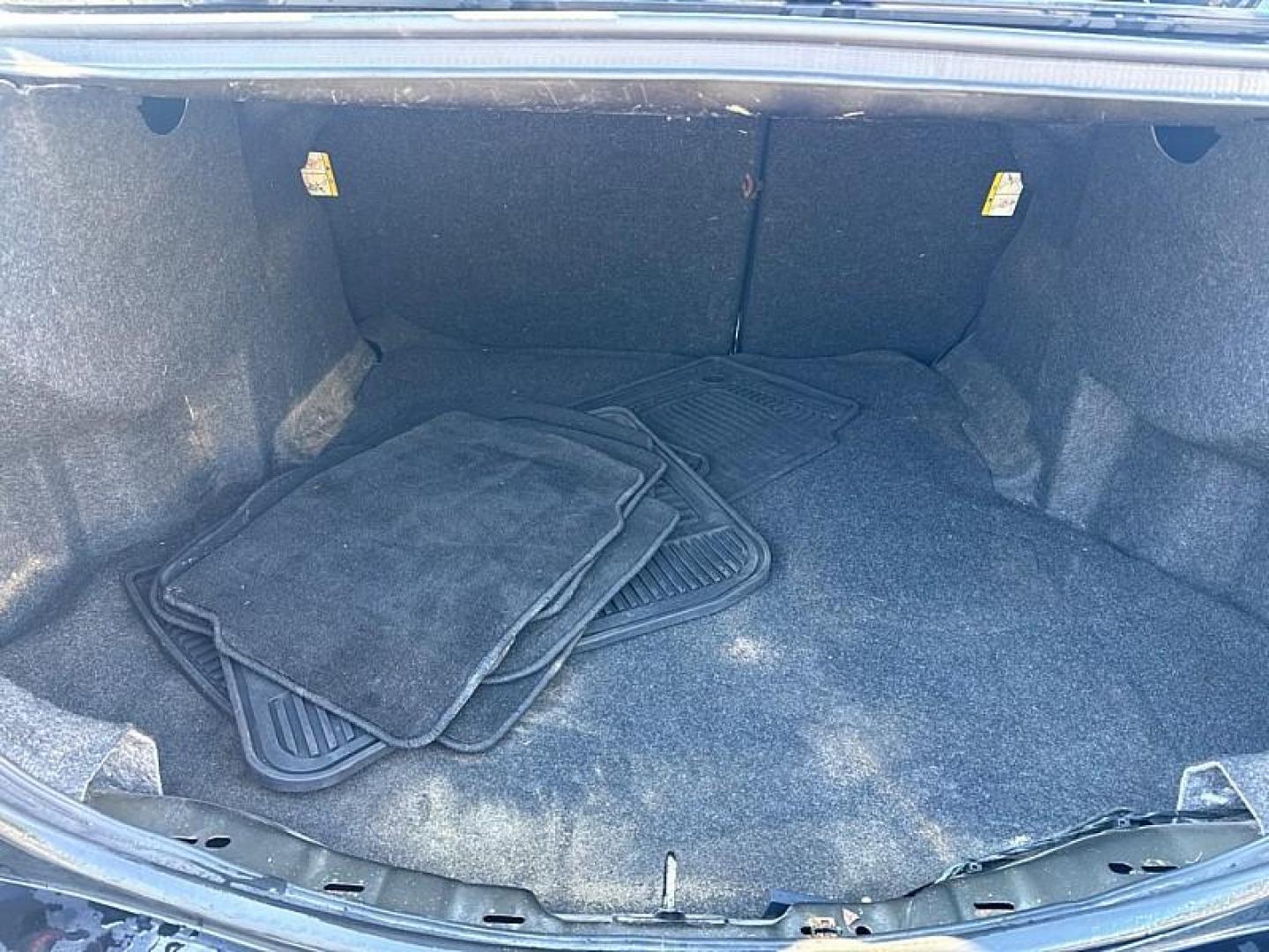 2018 BLACK /BLACK Ford Fusion SE (3FA6P0H75JR) with an 2.5L L4 DOHC 16V engine, 6A transmission, located at 3304 Woodville Road, Northwood, OH, 43619, (419) 210-8019, 41.612694, -83.480743 - Your #1 Destination for Auto Loans and mdash;No Matter Your Credit!At our dealership, we believe everyone deserves the opportunity to drive their dream car and mdash;whether you have good credit, bad credit, or no credit at all. With a wide selection of hundreds of cars, trucks, and SUVs, you'll fin - Photo#12