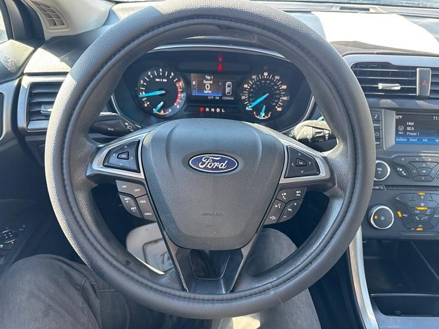 2018 BLACK /BLACK Ford Fusion SE (3FA6P0H75JR) with an 2.5L L4 DOHC 16V engine, 6A transmission, located at 3304 Woodville Road, Northwood, OH, 43619, (419) 210-8019, 41.612694, -83.480743 - Your #1 Destination for Auto Loans and mdash;No Matter Your Credit!At our dealership, we believe everyone deserves the opportunity to drive their dream car and mdash;whether you have good credit, bad credit, or no credit at all. With a wide selection of hundreds of cars, trucks, and SUVs, you'll fin - Photo#19