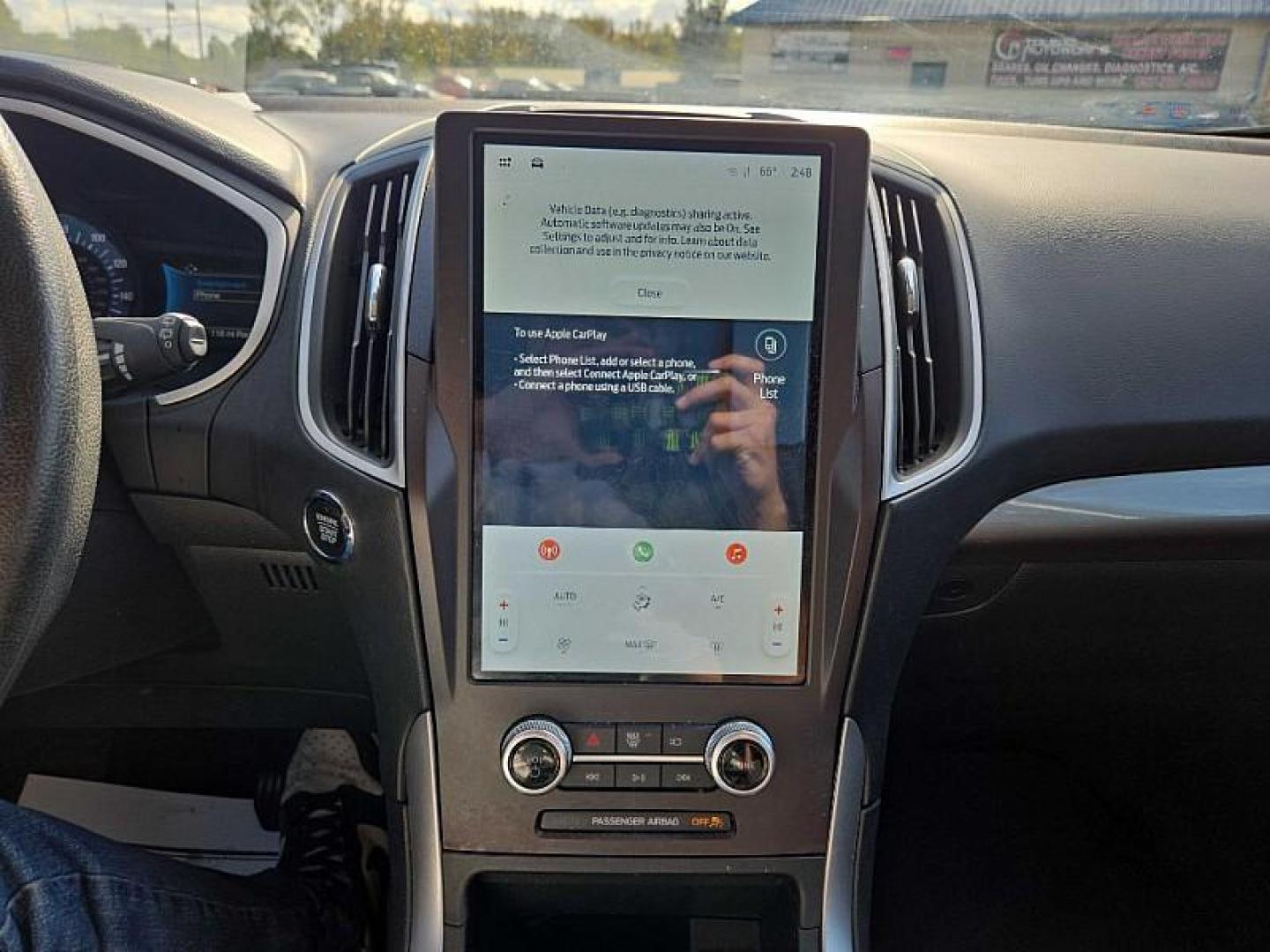 2021 GRAY /BLACK Ford Edge SE AWD (2FMPK4G96MB) with an 2.0L L4 DOHC 16V engine, 6A transmission, located at 3304 Woodville Road, Northwood, OH, 43619, (419) 210-8019, 41.612694, -83.480743 - Your #1 Destination for Auto Loans and mdash;No Matter Your Credit!At our dealership, we believe everyone deserves the opportunity to drive their dream car and mdash;whether you have good credit, bad credit, or no credit at all. With a wide selection of hundreds of cars, trucks, and SUVs, you'll fin - Photo#20