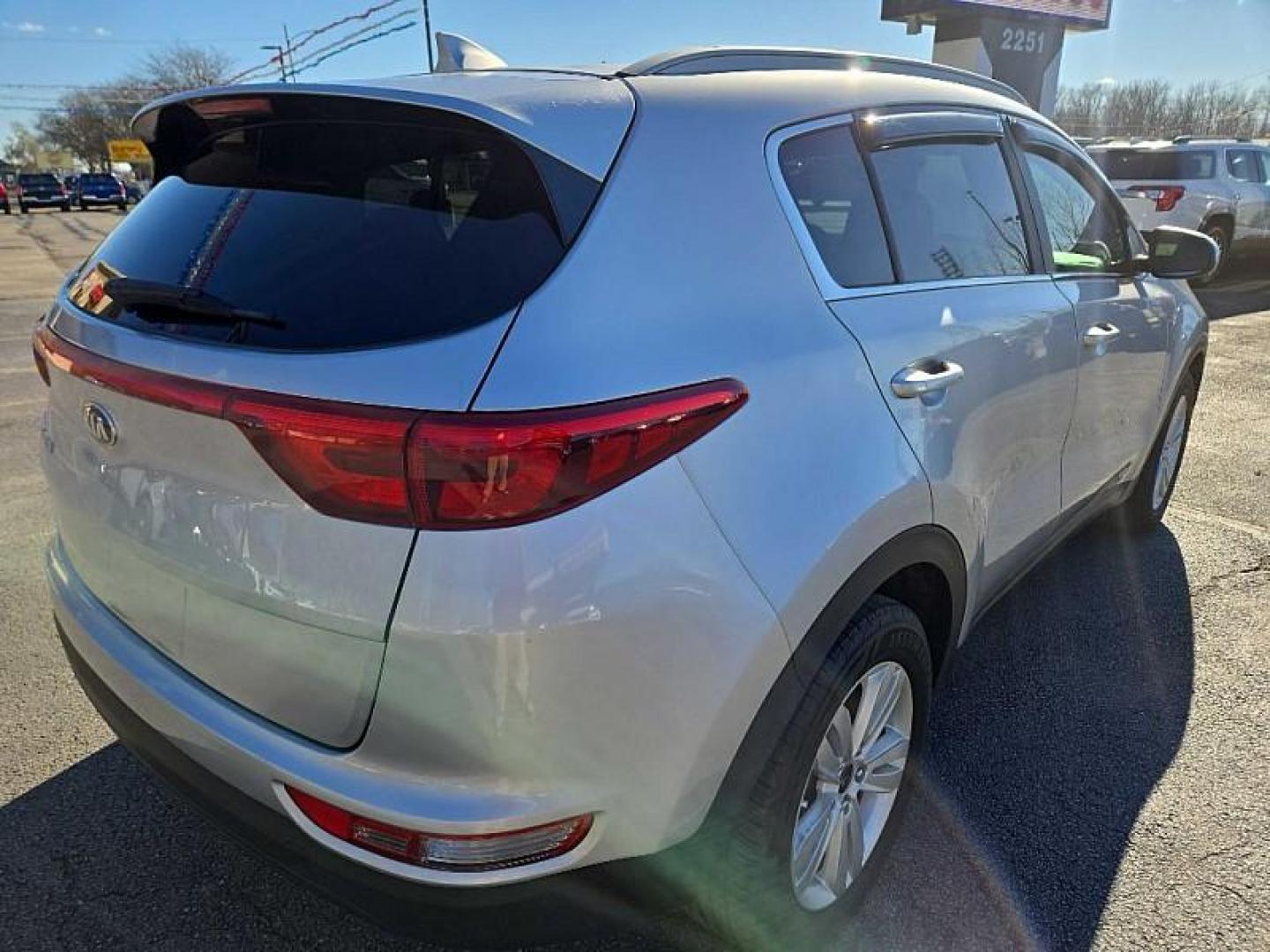 2019 SILVER /BLACK Kia Sportage LX FWD (KNDPM3AC6K7) with an 2.4L V6 DOHC 24V engine, 6A transmission, located at 3304 Woodville Road, Northwood, OH, 43619, (419) 210-8019, 41.612694, -83.480743 - Photo#26