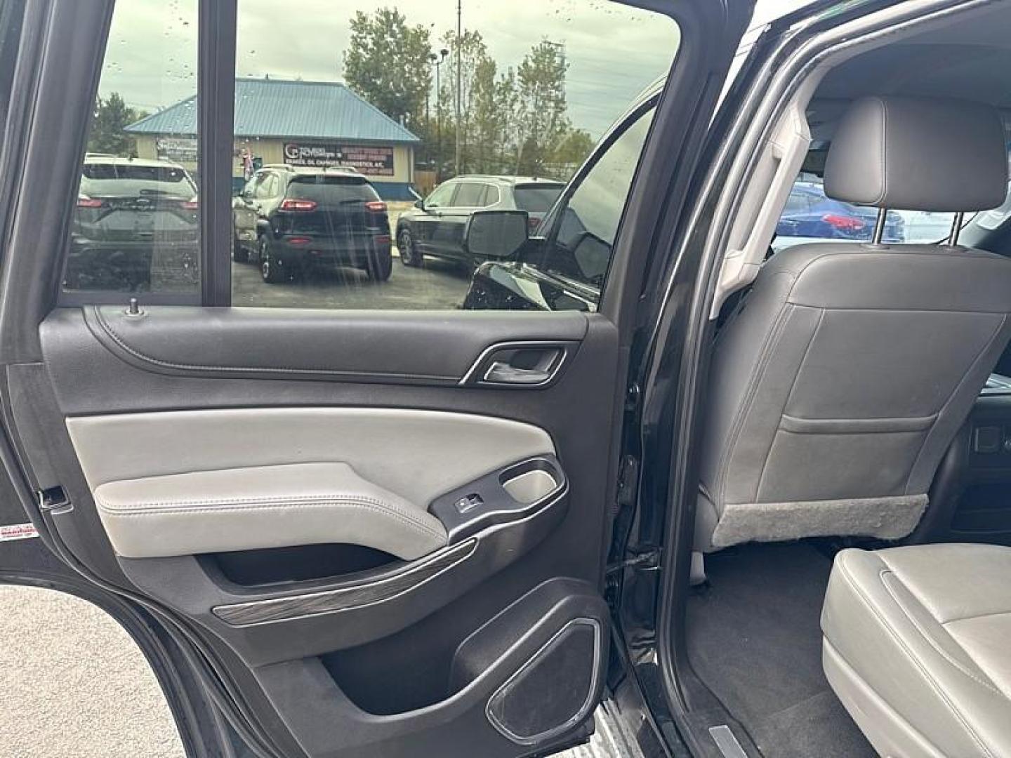 2019 BLACK /BLACK Chevrolet Tahoe LT 2WD (1GNSCBKCXKR) with an 5.3L V8 OHV 16V engine, 6A transmission, located at 3304 Woodville Road, Northwood, OH, 43619, (419) 210-8019, 41.612694, -83.480743 - Your #1 Destination for Auto Loans and mdash;No Matter Your Credit!At our dealership, we believe everyone deserves the opportunity to drive their dream car and mdash;whether you have good credit, bad credit, or no credit at all. With a wide selection of hundreds of cars, trucks, and SUVs, you'll fin - Photo#10