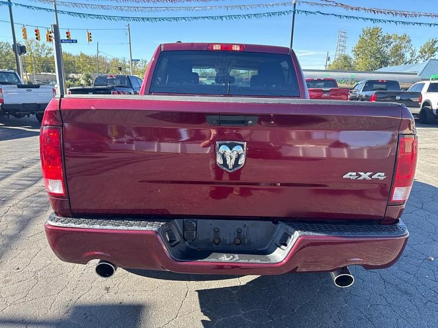 2018 RED /BLACK RAM 1500 Tradesman Crew Cab SWB 4WD (1C6RR7KT7JS) with an 5.7L V8 OHV 16V engine, 8A transmission, located at 3304 Woodville Road, Northwood, OH, 43619, (419) 210-8019, 41.612694, -83.480743 - Your #1 Destination for Auto Loans and mdash;No Matter Your Credit!At our dealership, we believe everyone deserves the opportunity to drive their dream car and mdash;whether you have good credit, bad credit, or no credit at all. With a wide selection of hundreds of cars, trucks, and SUVs, you'll fin - Photo#3