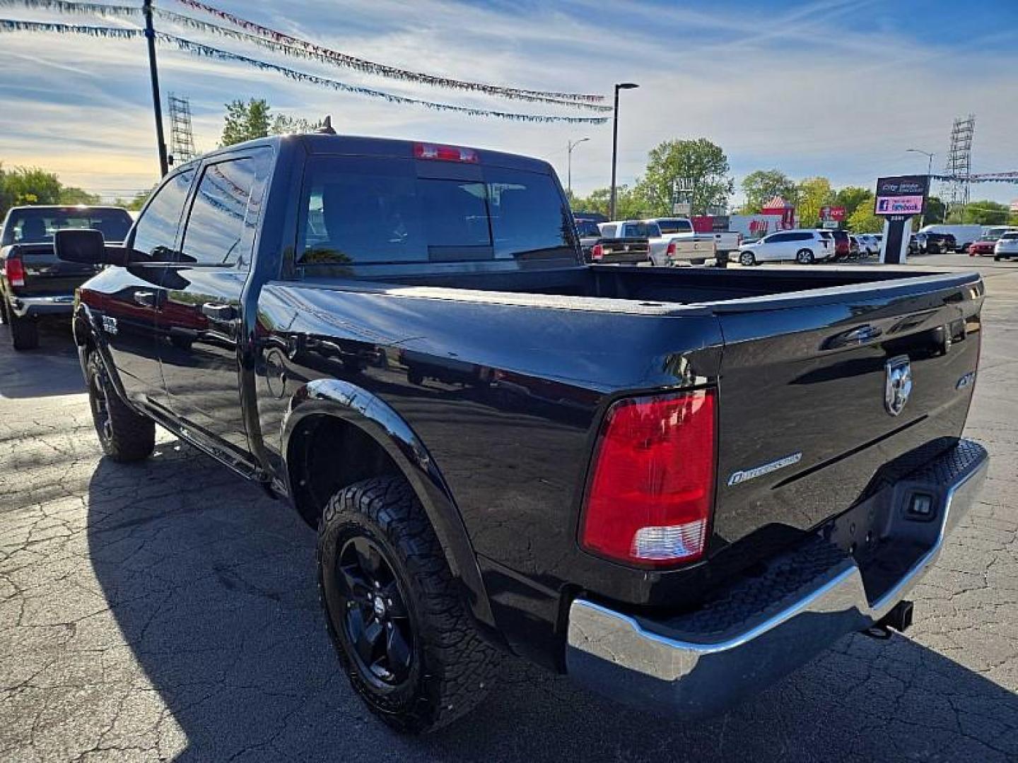 2015 GRAY /BLACK RAM 1500 SLT Crew Cab SWB 4WD (1C6RR7LG8FS) with an 3.6L V6 DOHC 24V FFV engine, 6-Speed Automatic transmission, located at 3304 Woodville Road, Northwood, OH, 43619, (419) 210-8019, 41.612694, -83.480743 - Your #1 Destination for Auto Loans and mdash;No Matter Your Credit!At our dealership, we believe everyone deserves the opportunity to drive their dream car and mdash;whether you have good credit, bad credit, or no credit at all. With a wide selection of hundreds of cars, trucks, and SUVs, you'll fin - Photo#2