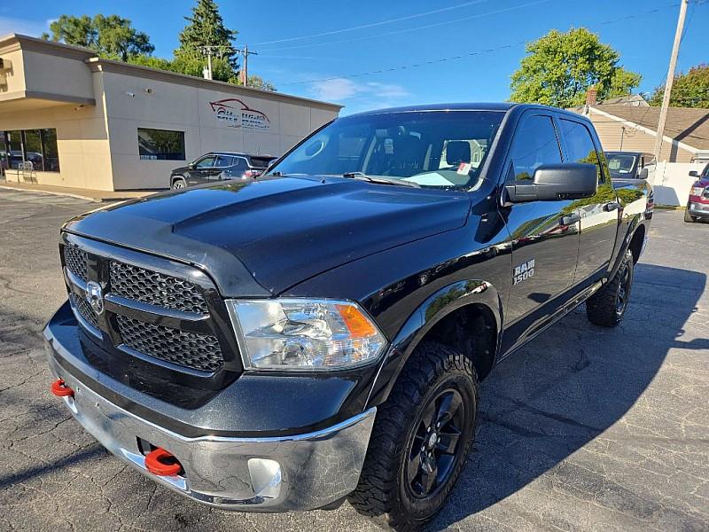 photo of 2015 RAM 1500 SLT Crew Cab SWB 4WD