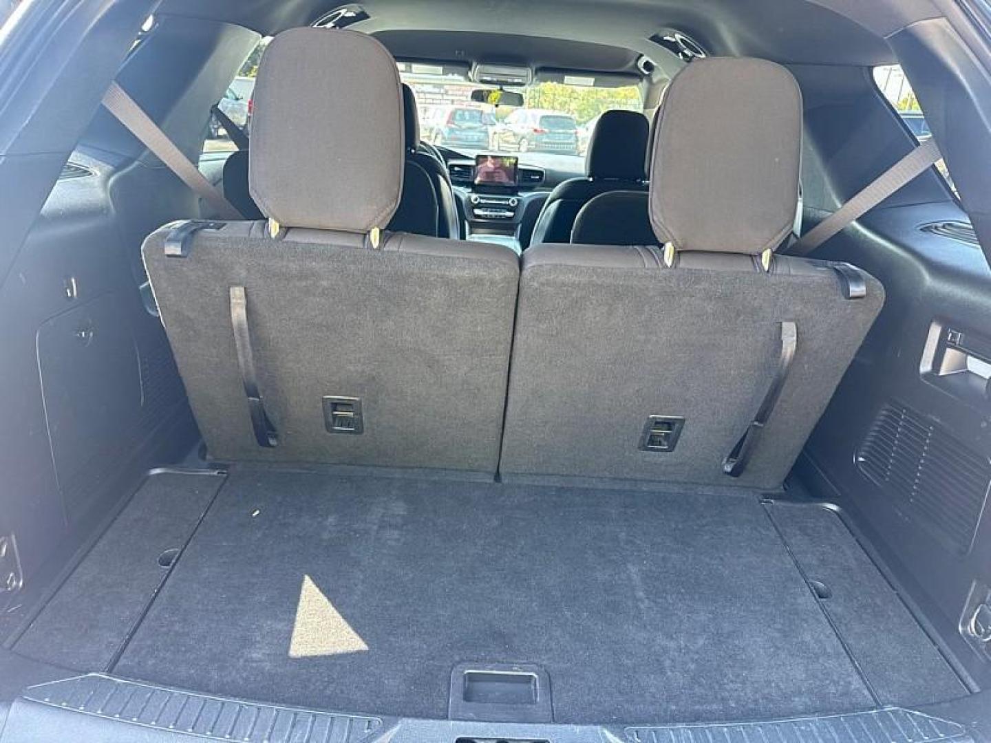 2020 BLACK /BLACK Ford Explorer XLT AWD (1FMSK8DH1LG) with an 2.3L L4 DOHC 16V engine, 10A transmission, located at 3304 Woodville Road, Northwood, OH, 43619, (419) 210-8019, 41.612694, -83.480743 - Your #1 Destination for Auto Loans and mdash;No Matter Your Credit!At our dealership, we believe everyone deserves the opportunity to drive their dream car and mdash;whether you have good credit, bad credit, or no credit at all. With a wide selection of hundreds of cars, trucks, and SUVs, you'll fin - Photo#13