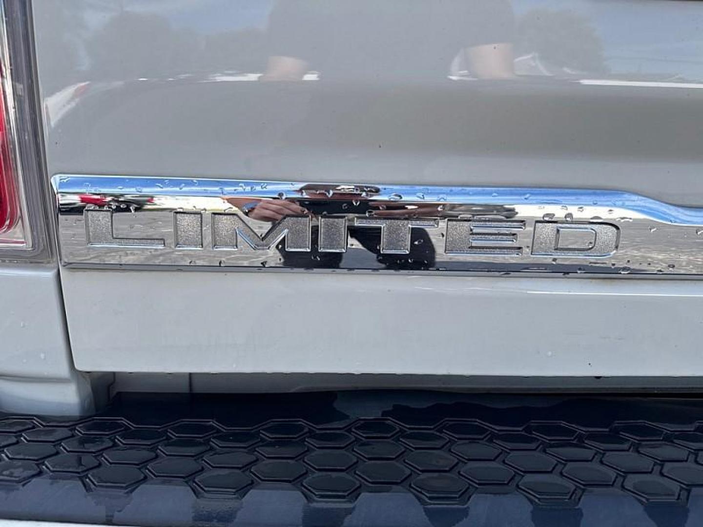 2017 WHITE /BLACK RAM 1500 Longhorn Crew Cab SWB 4WD (1C6RR7PT9HS) with an 5.7L V8 OHV 16V engine, 8A transmission, located at 3304 Woodville Road, Northwood, OH, 43619, (419) 210-8019, 41.612694, -83.480743 - Your #1 Destination for Auto Loans and mdash;No Matter Your Credit!At our dealership, we believe everyone deserves the opportunity to drive their dream car and mdash;whether you have good credit, bad credit, or no credit at all. With a wide selection of hundreds of cars, trucks, and SUVs, you'll fin - Photo#13