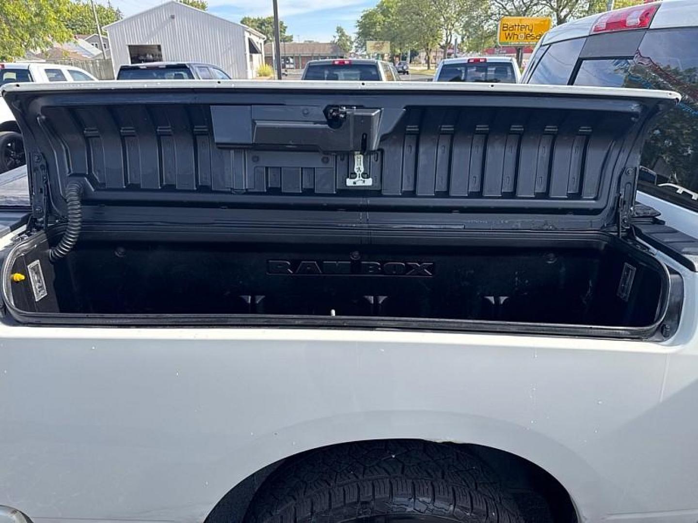 2017 WHITE /BLACK RAM 1500 Longhorn Crew Cab SWB 4WD (1C6RR7PT9HS) with an 5.7L V8 OHV 16V engine, 8A transmission, located at 3304 Woodville Road, Northwood, OH, 43619, (419) 210-8019, 41.612694, -83.480743 - Your #1 Destination for Auto Loans and mdash;No Matter Your Credit!At our dealership, we believe everyone deserves the opportunity to drive their dream car and mdash;whether you have good credit, bad credit, or no credit at all. With a wide selection of hundreds of cars, trucks, and SUVs, you'll fin - Photo#14