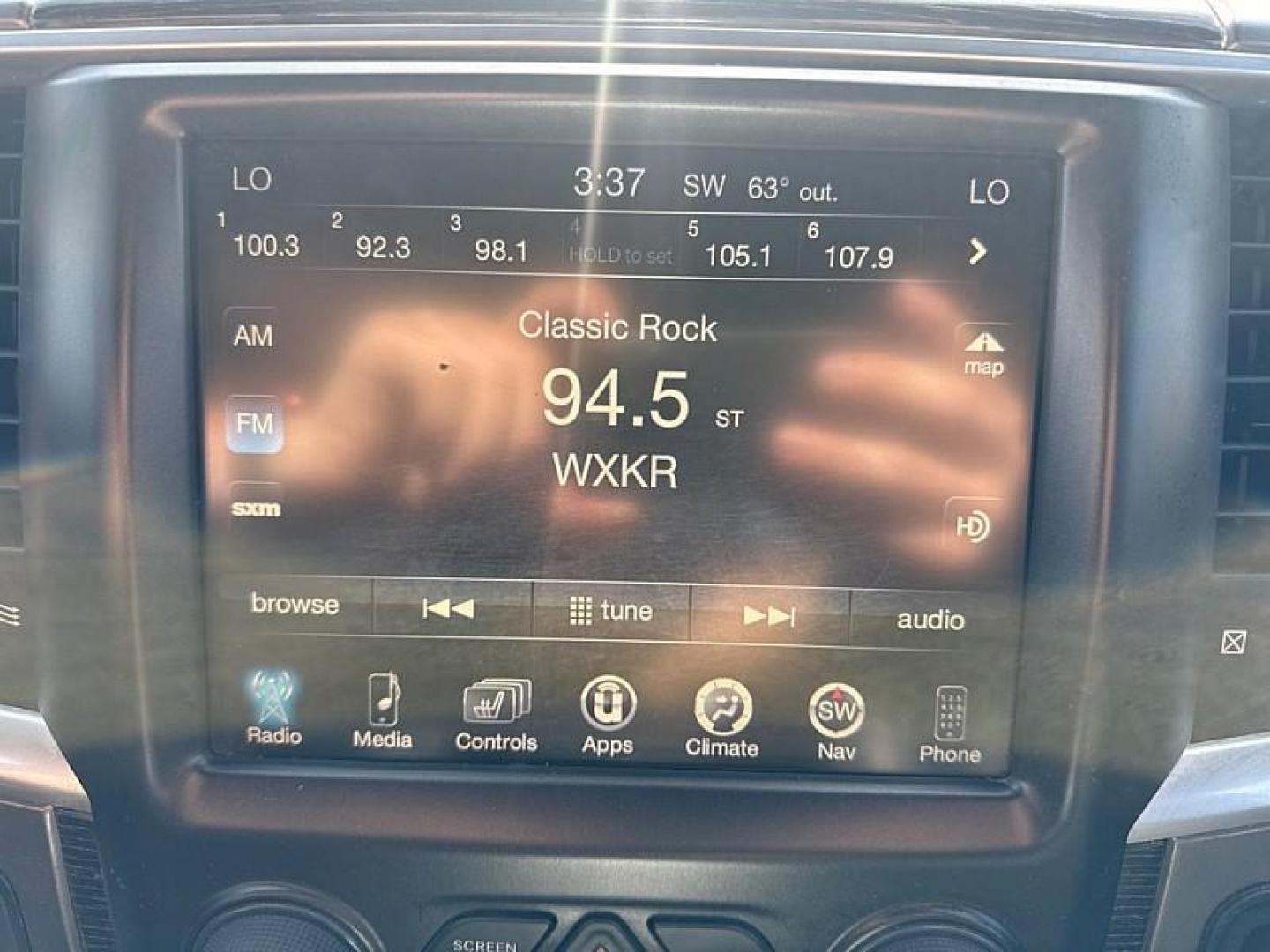 2017 WHITE /BLACK RAM 1500 Longhorn Crew Cab SWB 4WD (1C6RR7PT9HS) with an 5.7L V8 OHV 16V engine, 8A transmission, located at 3304 Woodville Road, Northwood, OH, 43619, (419) 210-8019, 41.612694, -83.480743 - Your #1 Destination for Auto Loans and mdash;No Matter Your Credit!At our dealership, we believe everyone deserves the opportunity to drive their dream car and mdash;whether you have good credit, bad credit, or no credit at all. With a wide selection of hundreds of cars, trucks, and SUVs, you'll fin - Photo#22