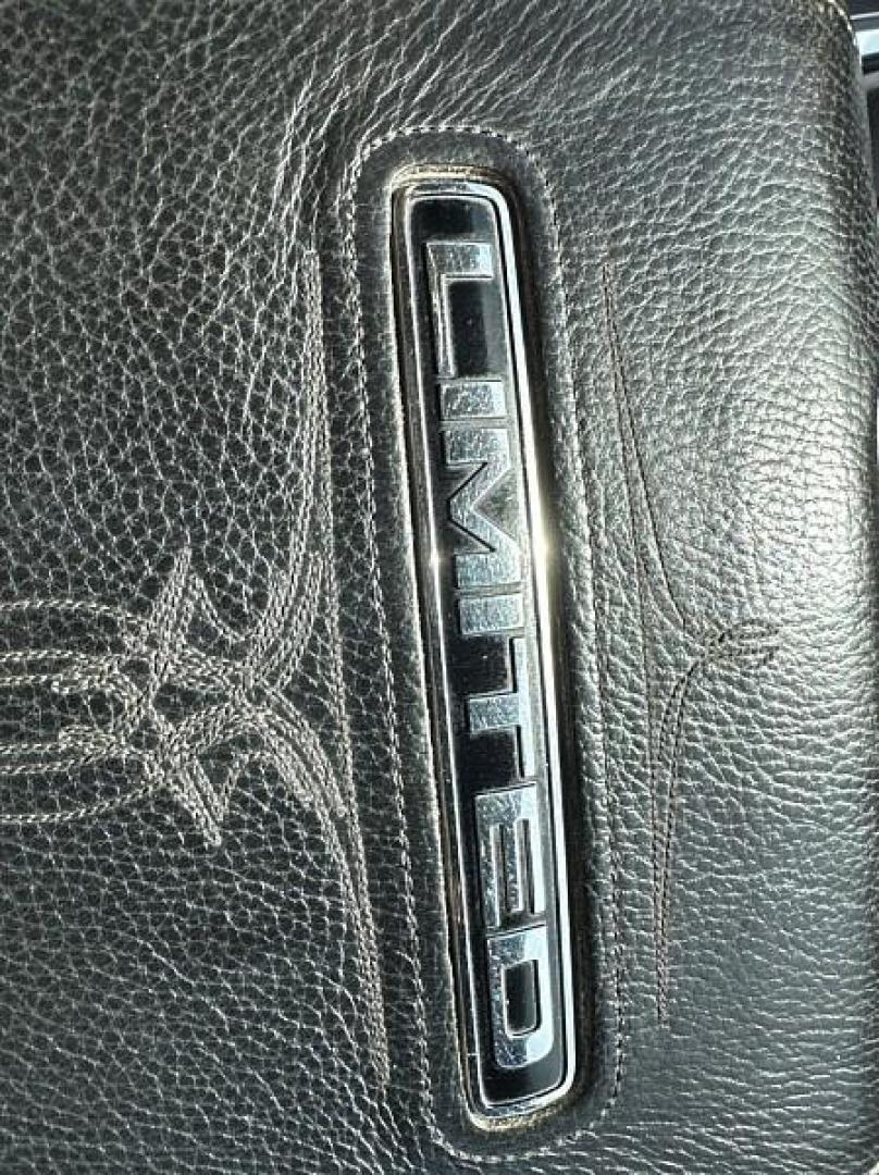 2017 WHITE /BLACK RAM 1500 Longhorn Crew Cab SWB 4WD (1C6RR7PT9HS) with an 5.7L V8 OHV 16V engine, 8A transmission, located at 3304 Woodville Road, Northwood, OH, 43619, (419) 210-8019, 41.612694, -83.480743 - Your #1 Destination for Auto Loans and mdash;No Matter Your Credit!At our dealership, we believe everyone deserves the opportunity to drive their dream car and mdash;whether you have good credit, bad credit, or no credit at all. With a wide selection of hundreds of cars, trucks, and SUVs, you'll fin - Photo#24