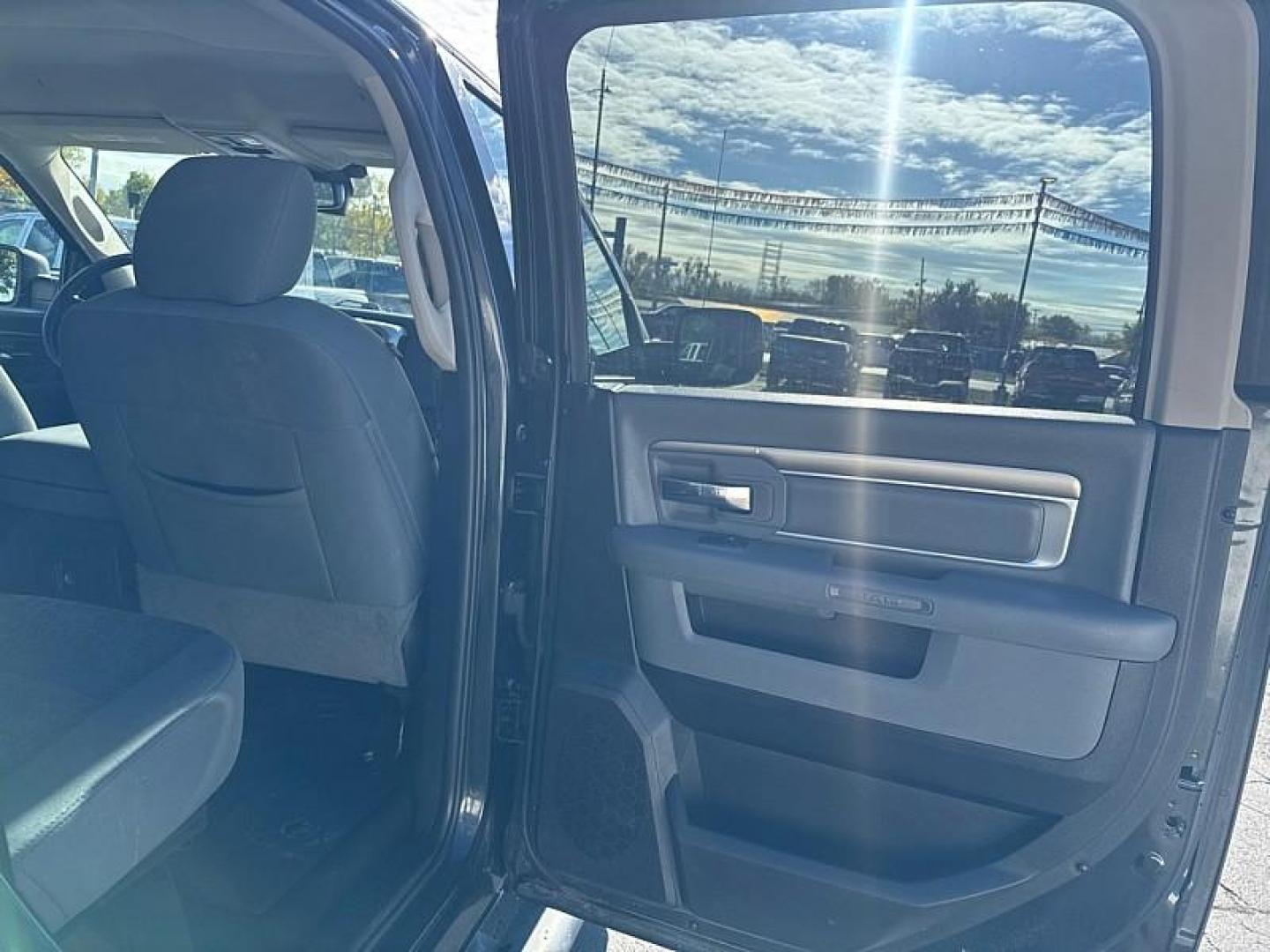 2018 BLACK /BLACK RAM 1500 SLT Crew Cab SWB 4WD (1C6RR7LT1JS) with an 5.7L V8 OHV 16V engine, 8A transmission, located at 3304 Woodville Road, Northwood, OH, 43619, (419) 210-8019, 41.612694, -83.480743 - Your #1 Destination for Auto Loans and mdash;No Matter Your Credit!At our dealership, we believe everyone deserves the opportunity to drive their dream car and mdash;whether you have good credit, bad credit, or no credit at all. With a wide selection of hundreds of cars, trucks, and SUVs, you'll fin - Photo#13