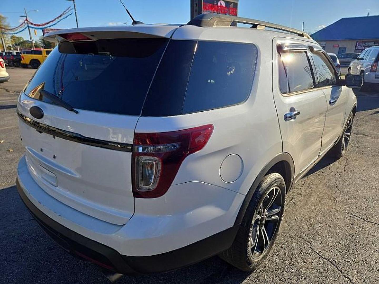 2013 WHITE /BLACK Ford Explorer Sport 4WD (1FM5K8GT0DG) with an 3.5L V6 DOHC 24V engine, 6-Speed Automatic transmission, located at 3304 Woodville Road, Northwood, OH, 43619, (419) 210-8019, 41.612694, -83.480743 - Your #1 Destination for Auto Loans and mdash;No Matter Your Credit!At our dealership, we believe everyone deserves the opportunity to drive their dream car and mdash;whether you have good credit, bad credit, or no credit at all. With a wide selection of hundreds of cars, trucks, and SUVs, you'll fin - Photo#1