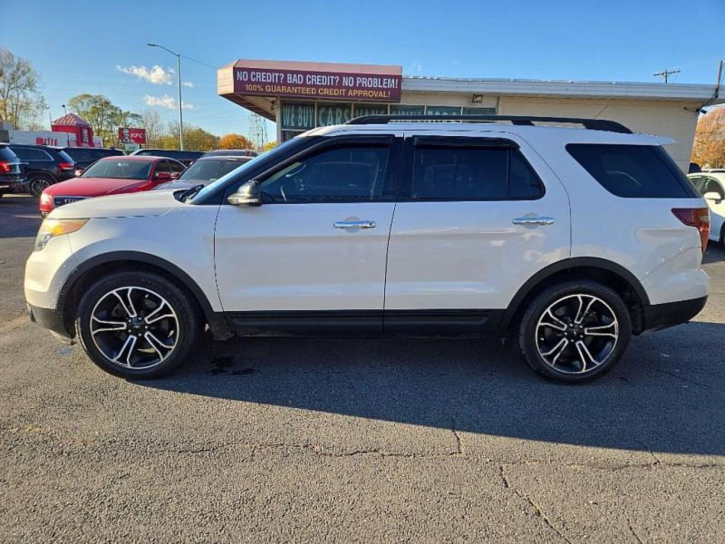 2013 WHITE /BLACK Ford Explorer Sport 4WD (1FM5K8GT0DG) with an 3.5L V6 DOHC 24V engine, 6-Speed Automatic transmission, located at 3304 Woodville Road, Northwood, OH, 43619, (419) 210-8019, 41.612694, -83.480743 - Your #1 Destination for Auto Loans and mdash;No Matter Your Credit!At our dealership, we believe everyone deserves the opportunity to drive their dream car and mdash;whether you have good credit, bad credit, or no credit at all. With a wide selection of hundreds of cars, trucks, and SUVs, you'll fin - Photo#4