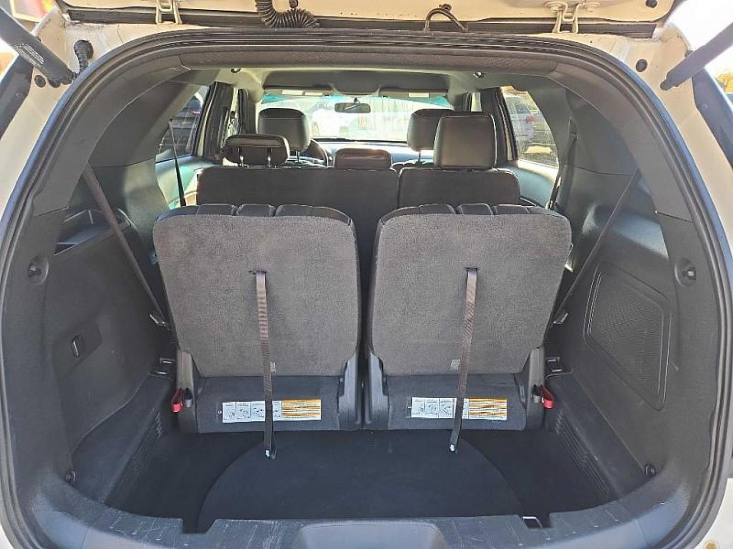 2013 WHITE /BLACK Ford Explorer Sport 4WD (1FM5K8GT0DG) with an 3.5L V6 DOHC 24V engine, 6-Speed Automatic transmission, located at 3304 Woodville Road, Northwood, OH, 43619, (419) 210-8019, 41.612694, -83.480743 - Your #1 Destination for Auto Loans and mdash;No Matter Your Credit!At our dealership, we believe everyone deserves the opportunity to drive their dream car and mdash;whether you have good credit, bad credit, or no credit at all. With a wide selection of hundreds of cars, trucks, and SUVs, you'll fin - Photo#13