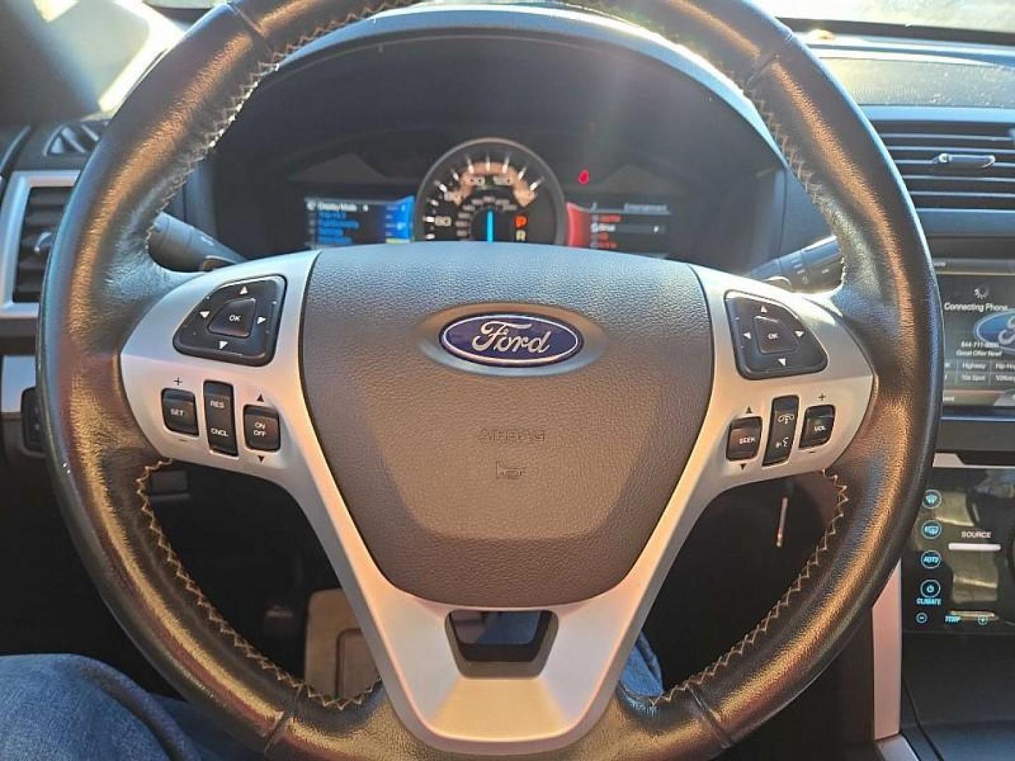 2013 WHITE /BLACK Ford Explorer Sport 4WD (1FM5K8GT0DG) with an 3.5L V6 DOHC 24V engine, 6-Speed Automatic transmission, located at 3304 Woodville Road, Northwood, OH, 43619, (419) 210-8019, 41.612694, -83.480743 - Your #1 Destination for Auto Loans and mdash;No Matter Your Credit!At our dealership, we believe everyone deserves the opportunity to drive their dream car and mdash;whether you have good credit, bad credit, or no credit at all. With a wide selection of hundreds of cars, trucks, and SUVs, you'll fin - Photo#21