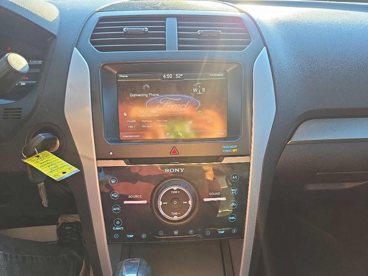 2013 WHITE /BLACK Ford Explorer Sport 4WD (1FM5K8GT0DG) with an 3.5L V6 DOHC 24V engine, 6-Speed Automatic transmission, located at 3304 Woodville Road, Northwood, OH, 43619, (419) 210-8019, 41.612694, -83.480743 - Your #1 Destination for Auto Loans and mdash;No Matter Your Credit!At our dealership, we believe everyone deserves the opportunity to drive their dream car and mdash;whether you have good credit, bad credit, or no credit at all. With a wide selection of hundreds of cars, trucks, and SUVs, you'll fin - Photo#22