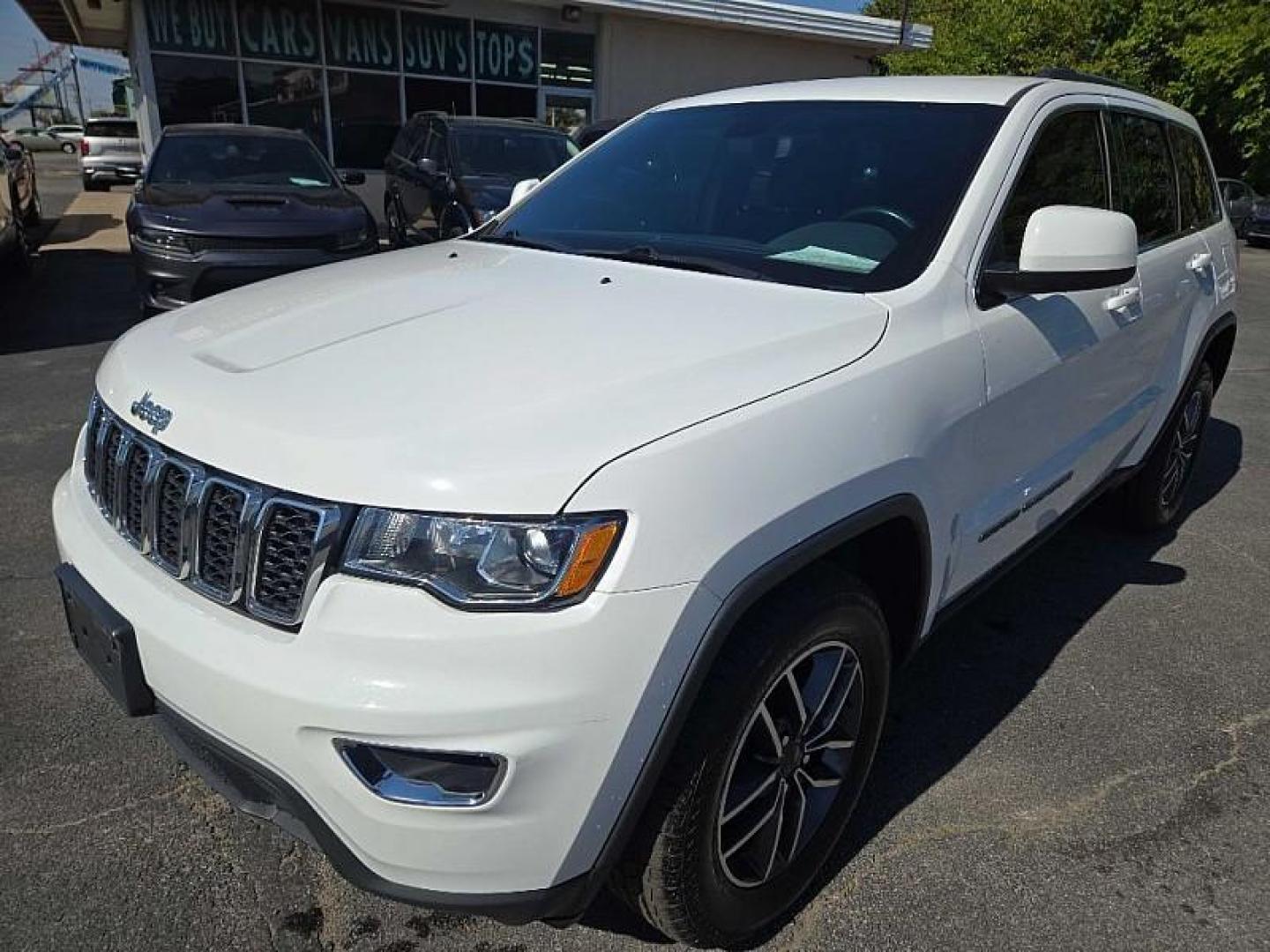 2020 WHITE /BLACK Jeep Grand Cherokee Laredo 4WD (1C4RJFAG9LC) with an 3.6L V6 DOHC 24V engine, 8A transmission, located at 3304 Woodville Road, Northwood, OH, 43619, (419) 210-8019, 41.612694, -83.480743 - Your #1 Destination for Auto Loans and mdash;No Matter Your Credit!At our dealership, we believe everyone deserves the opportunity to drive their dream car and mdash;whether you have good credit, bad credit, or no credit at all. With a wide selection of hundreds of cars, trucks, and SUVs, you'll fin - Photo#0